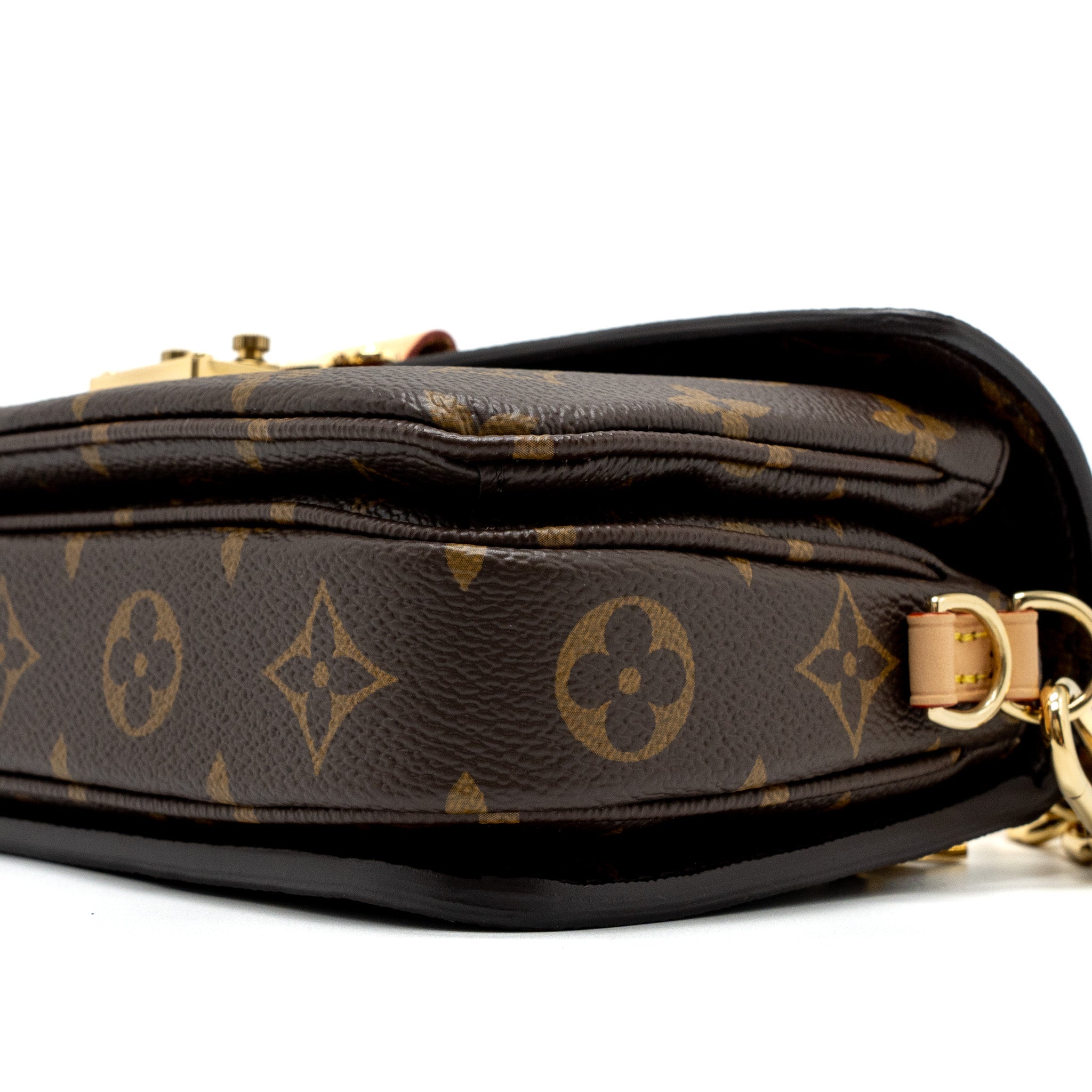 louis-vuitton-pochette-metis-east-west-monogram-canvas-ghw-new-version