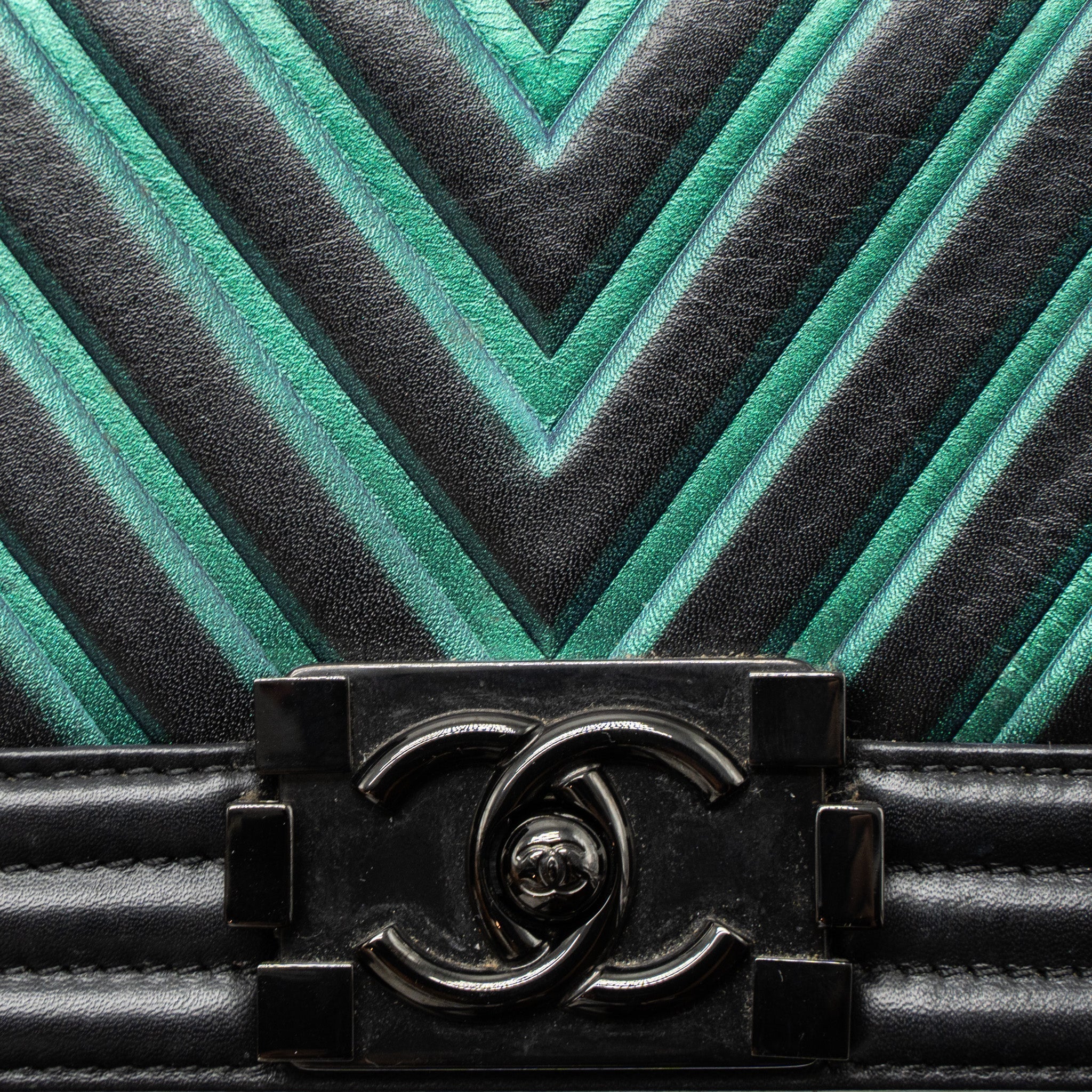 chanel-small-boy-bag-chevron-calfskin-black-iridescent-blue-black-hardware