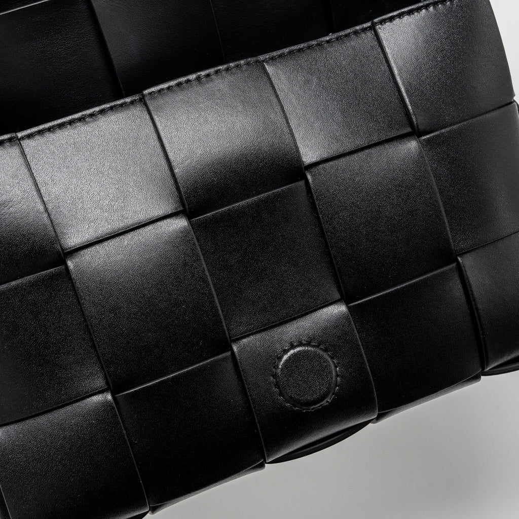 bottega-veneta-small-cassette-leather-black-shw