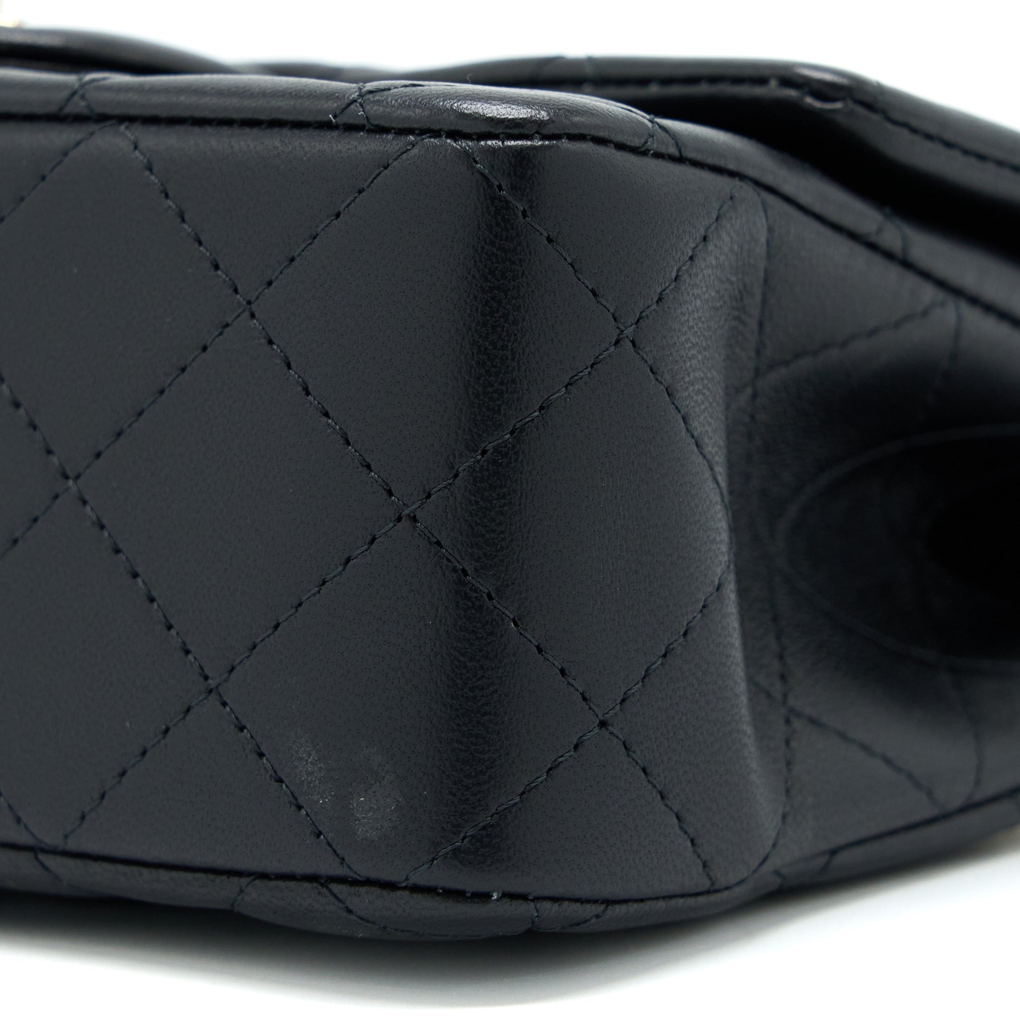 chanel-22p-top-handle-mini-rectangular-with-lion-charm-lghw-microchip