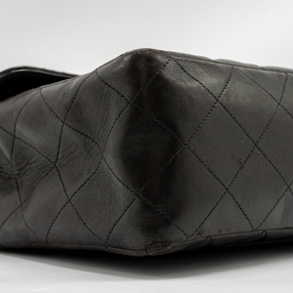 chanel-vintage-jumbo-classic-double-flap-bag-lambskin-black-ghw