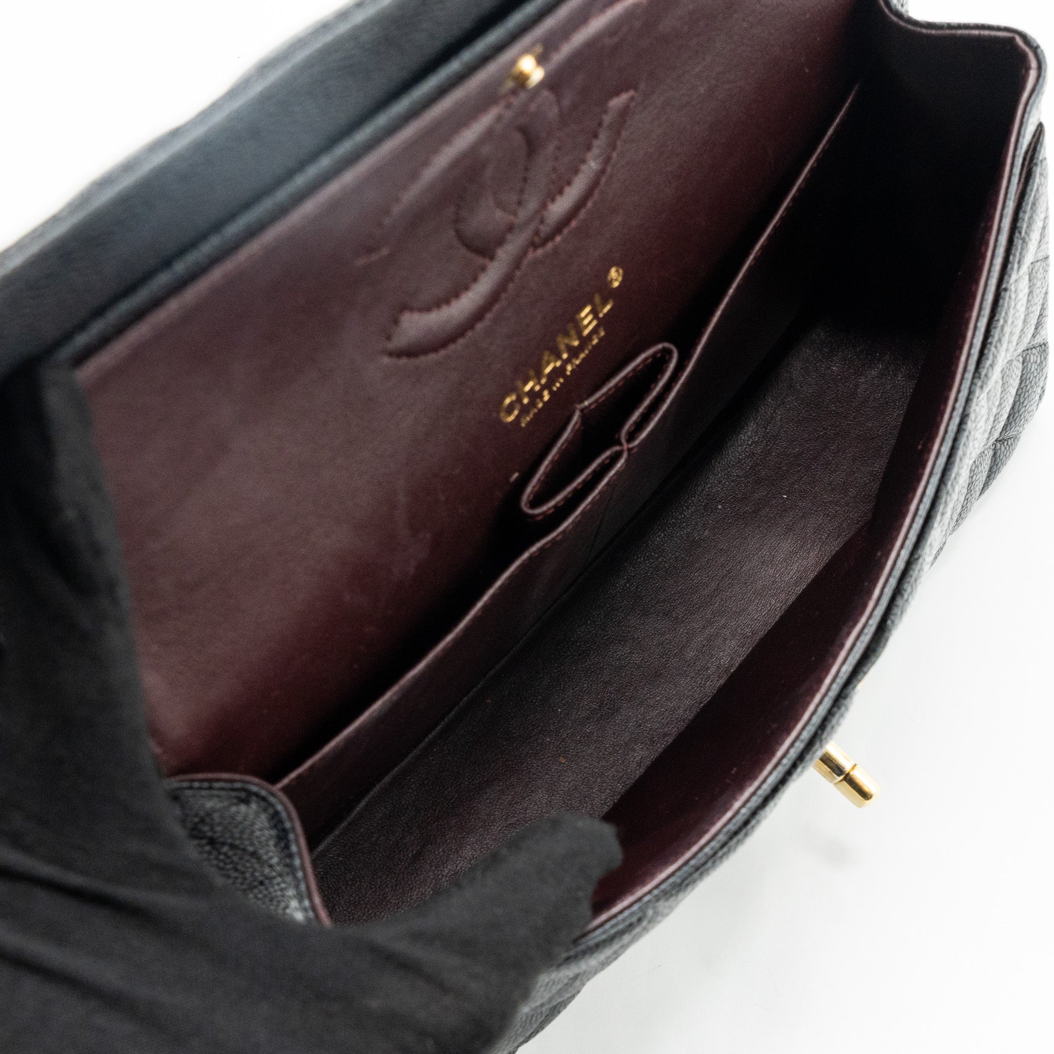 chanel-meedium-classic-double-flap-bag-caviar-black-ghw