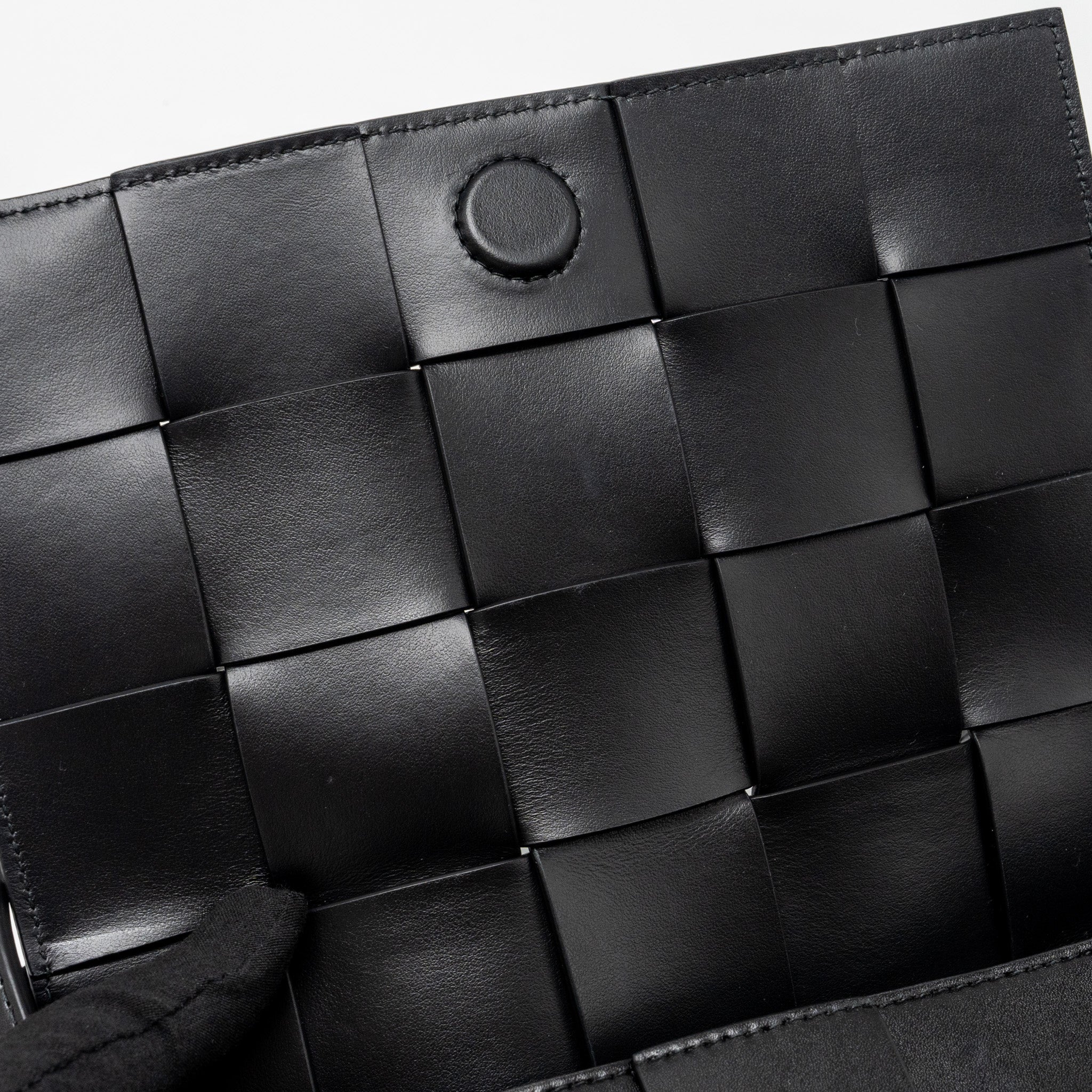 bottega-veneta-small-cassette-leather-black-shw