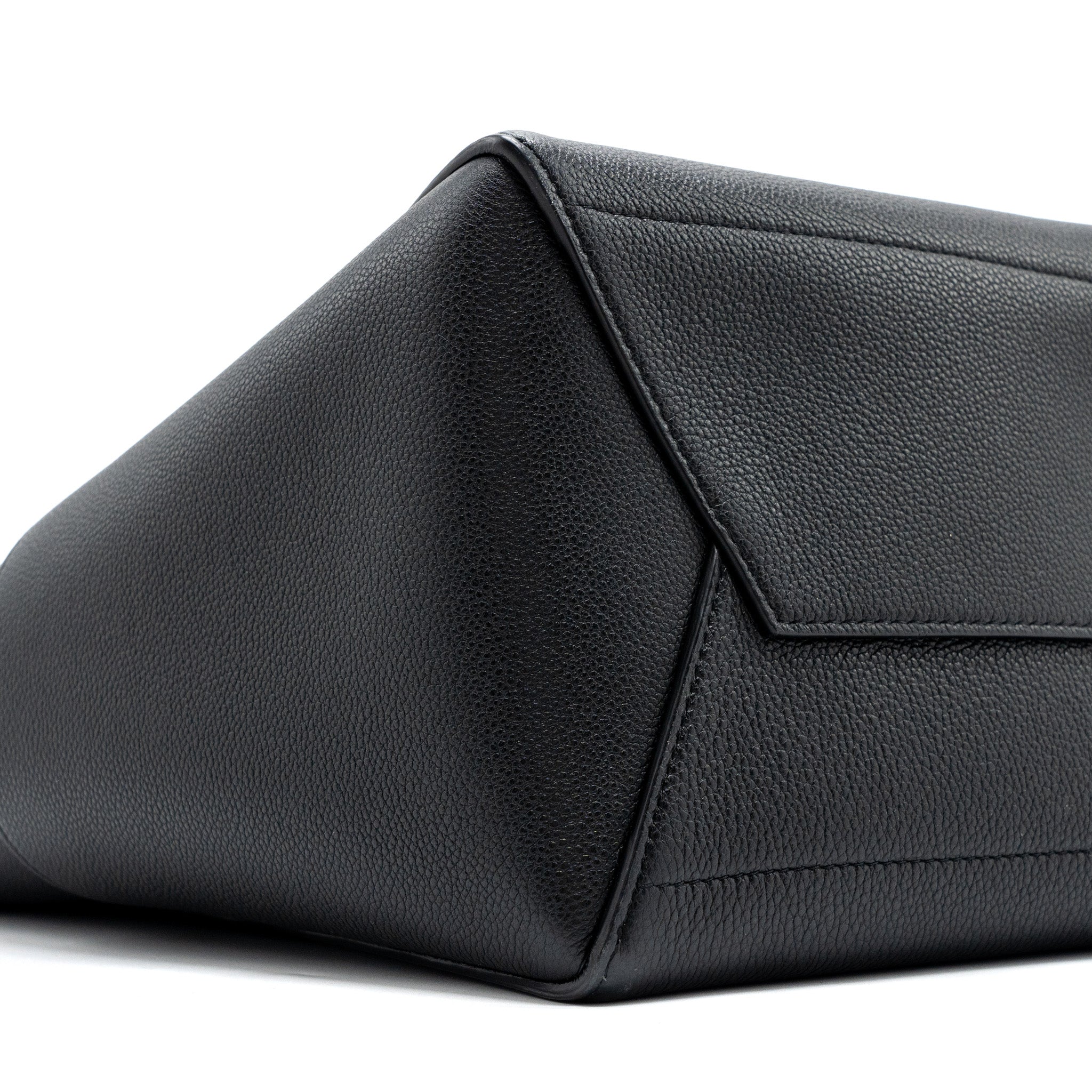 celine-sangle-bucket-bag-grained-calfskin-black-ghw-1