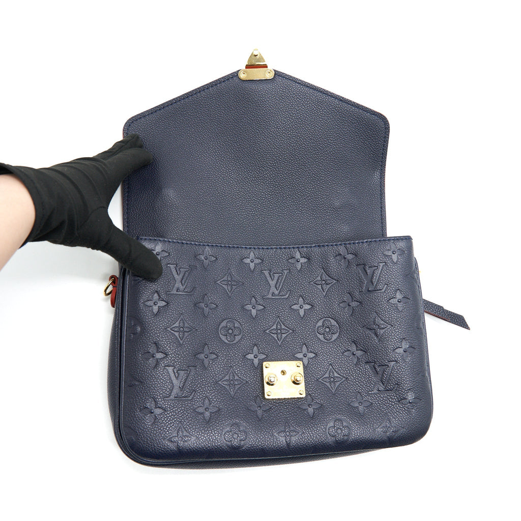 louis-vuitton-pochette-metis-marine-rouge-monogram-empreinte-leather