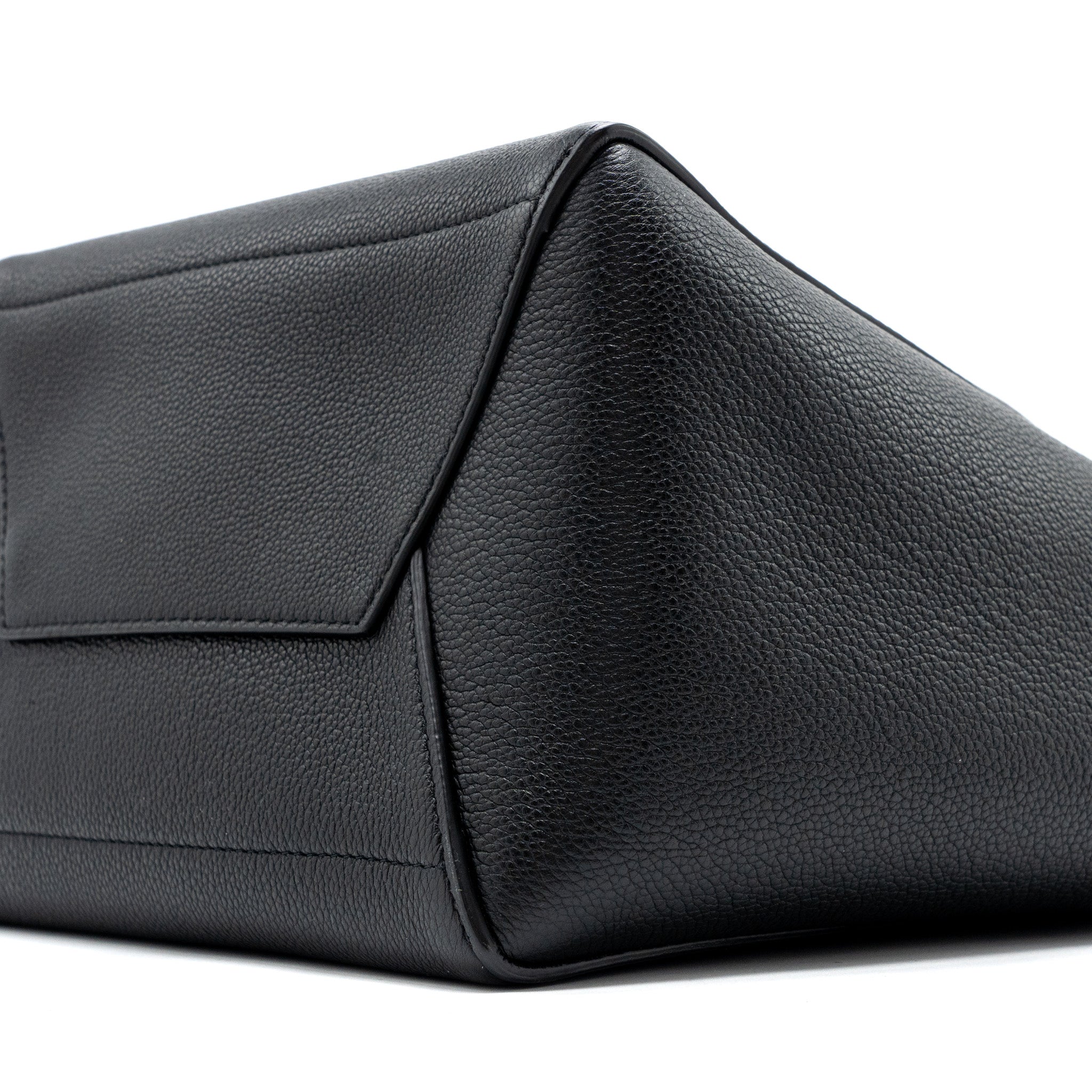celine-sangle-bucket-bag-grained-calfskin-black-ghw-1
