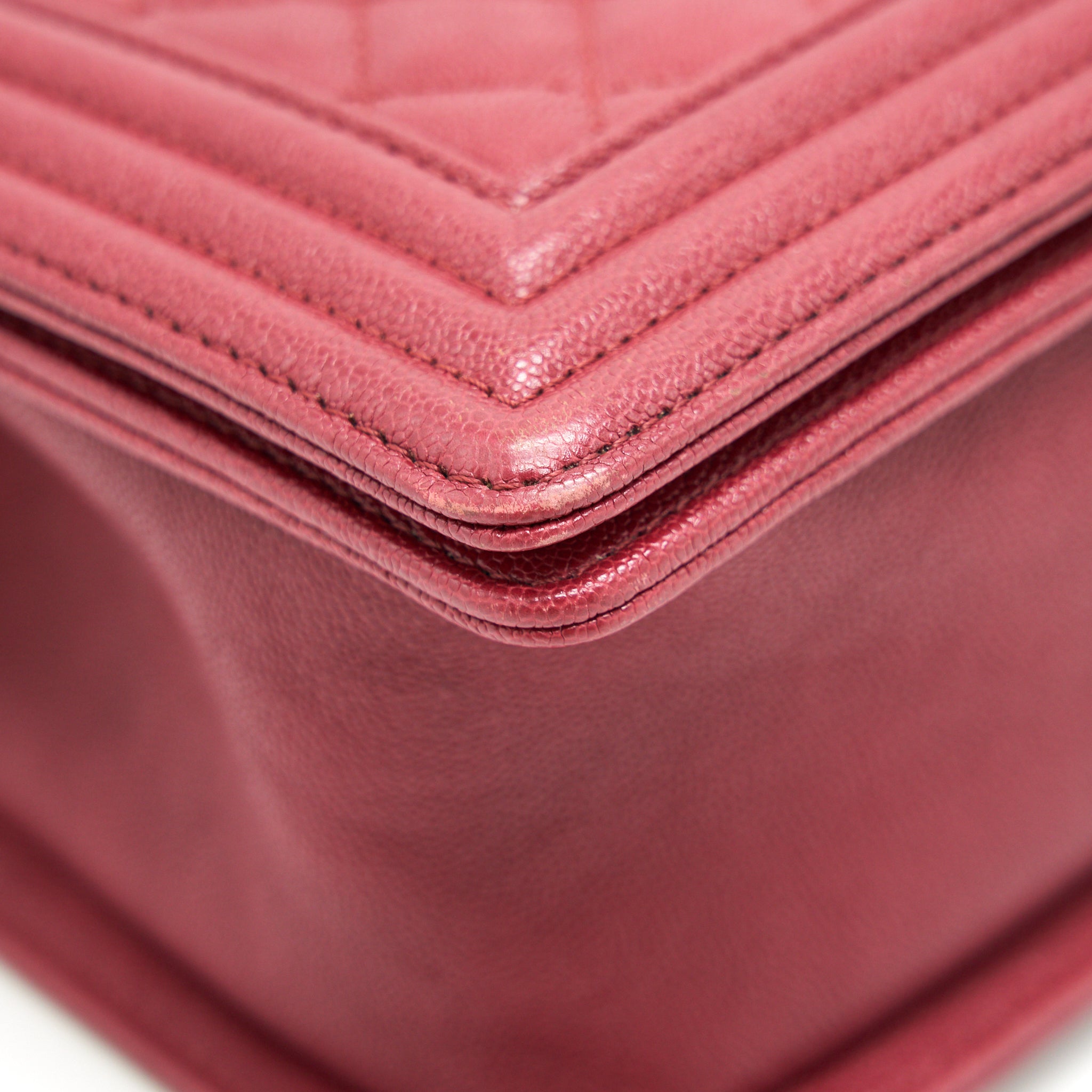chanel-medium-boy-bag-caviar-raspberry-red-brushed-ghw