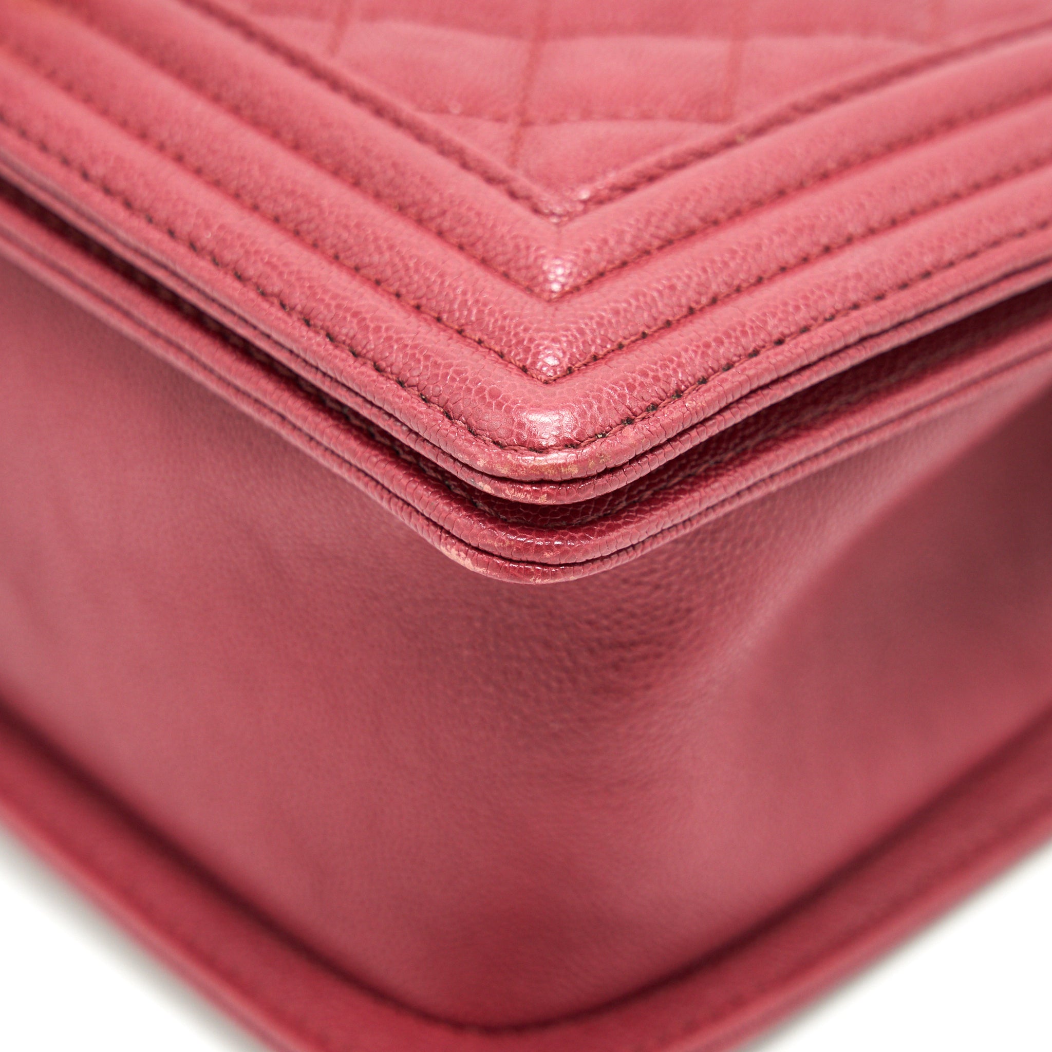 chanel-medium-boy-bag-caviar-raspberry-red-brushed-ghw
