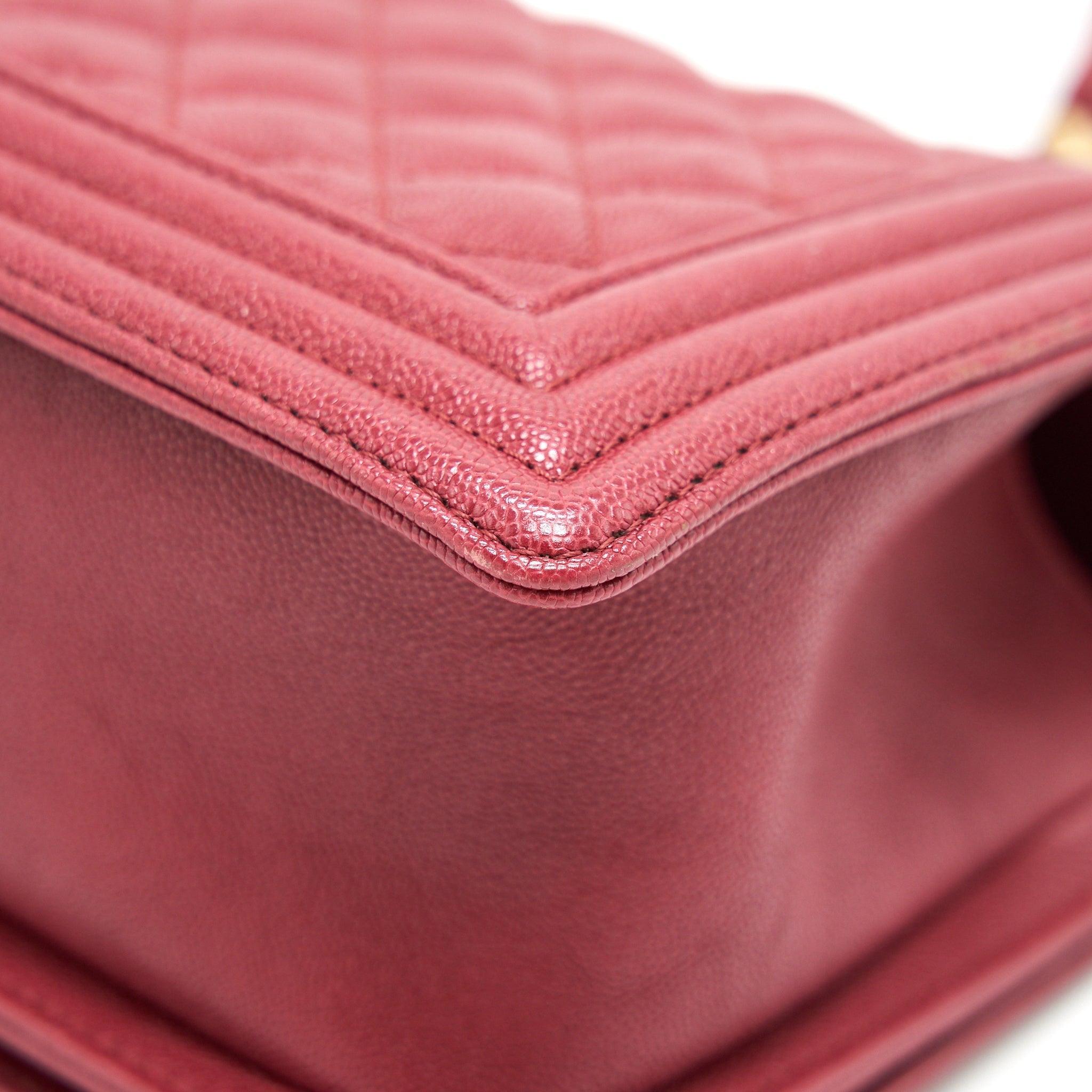 chanel-medium-boy-bag-caviar-raspberry-red-brushed-ghw