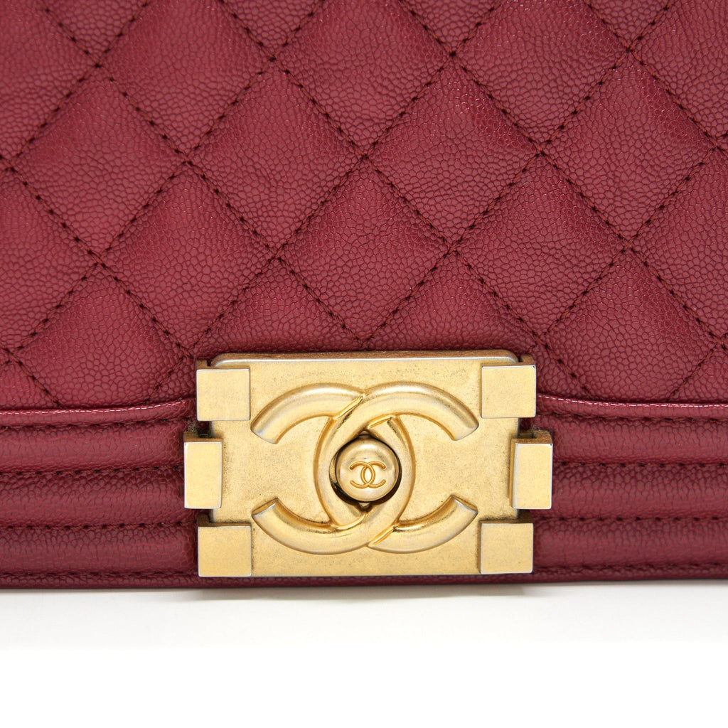 chanel-medium-boy-bag-caviar-raspberry-red-brushed-ghw