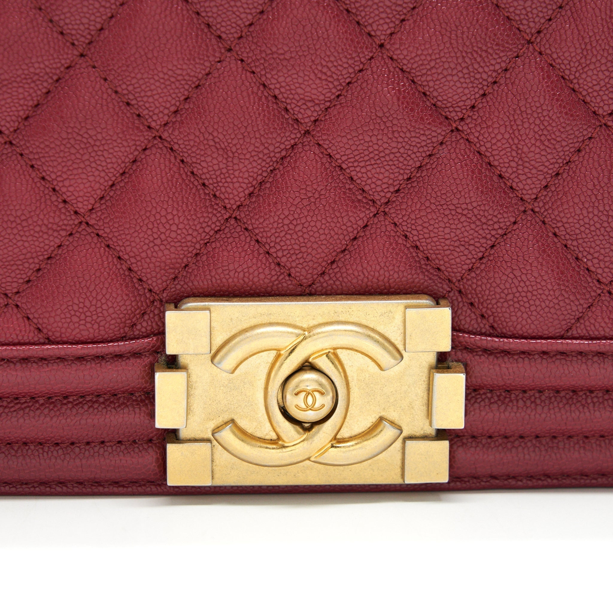 chanel-medium-boy-bag-caviar-raspberry-red-brushed-ghw