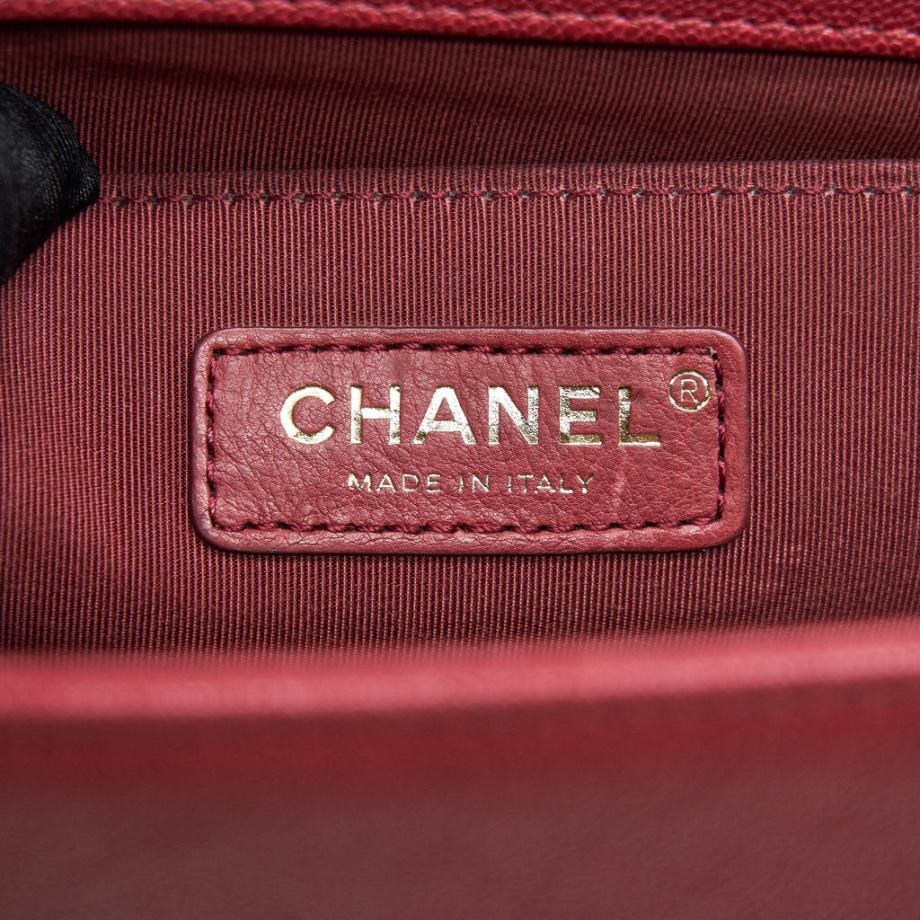 chanel-medium-boy-bag-caviar-raspberry-red-brushed-ghw