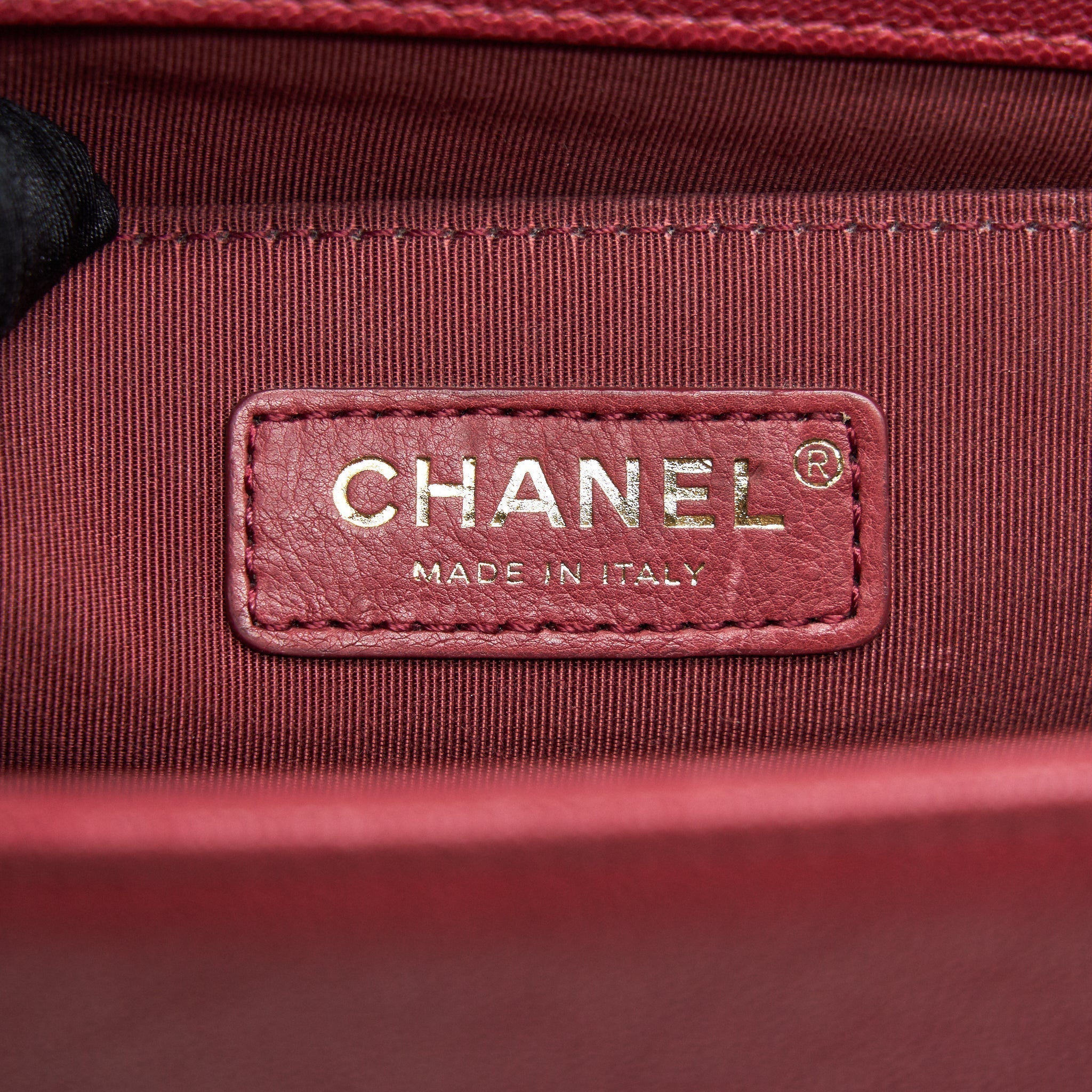 chanel-medium-boy-bag-caviar-raspberry-red-brushed-ghw