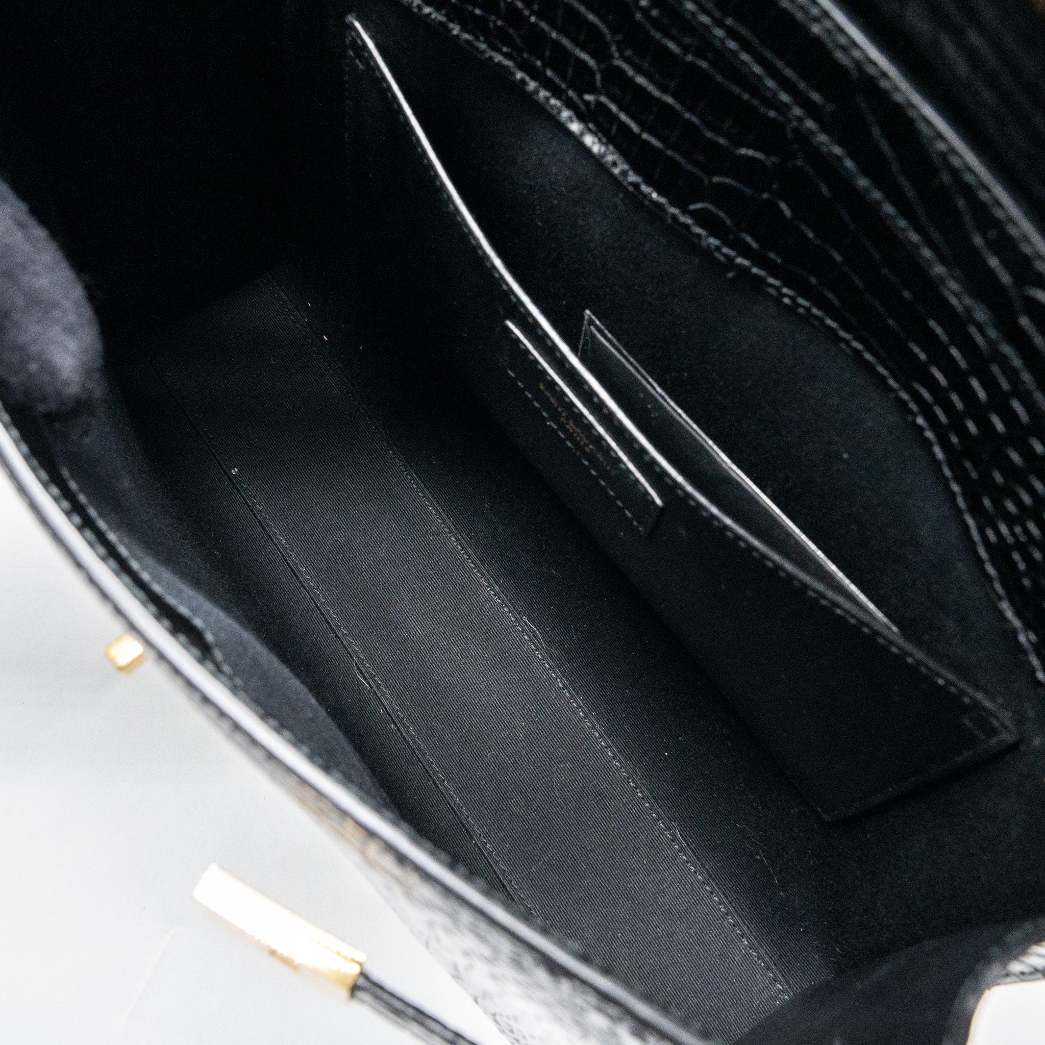 saint-laurent-manhattan-shoulder-bag-croco-embossed-calfskin-leather-black-ghw