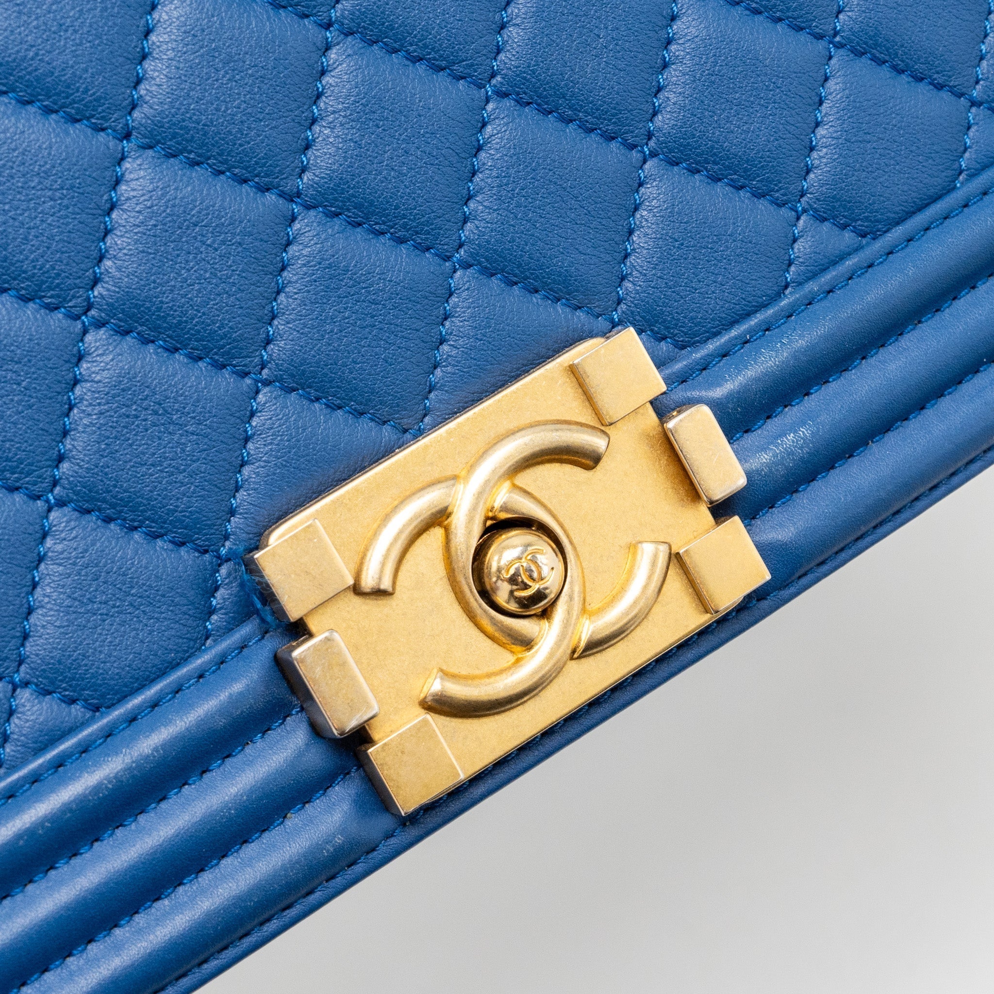 chanel-medium-boy-bag-calfskin-blue-ghw-2