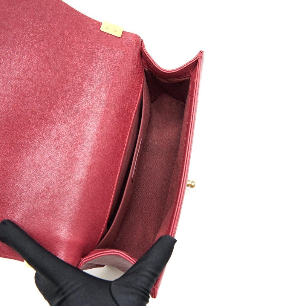 chanel-medium-boy-bag-caviar-raspberry-red-brushed-ghw