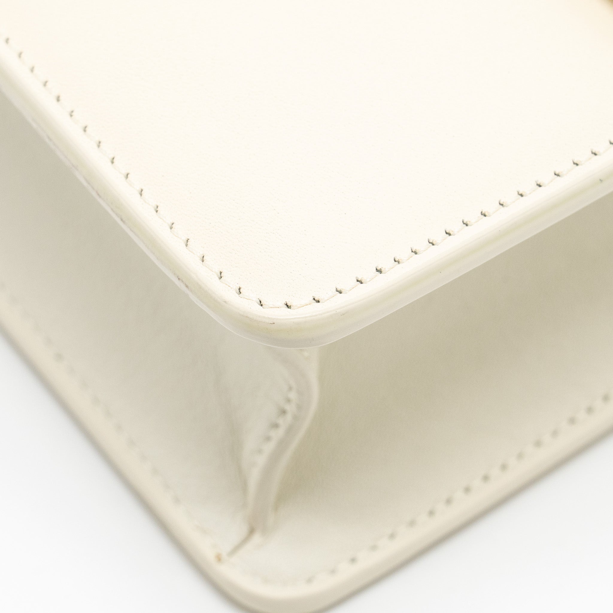 dior-30-montaigne-bag-calfskin-white-ghw
