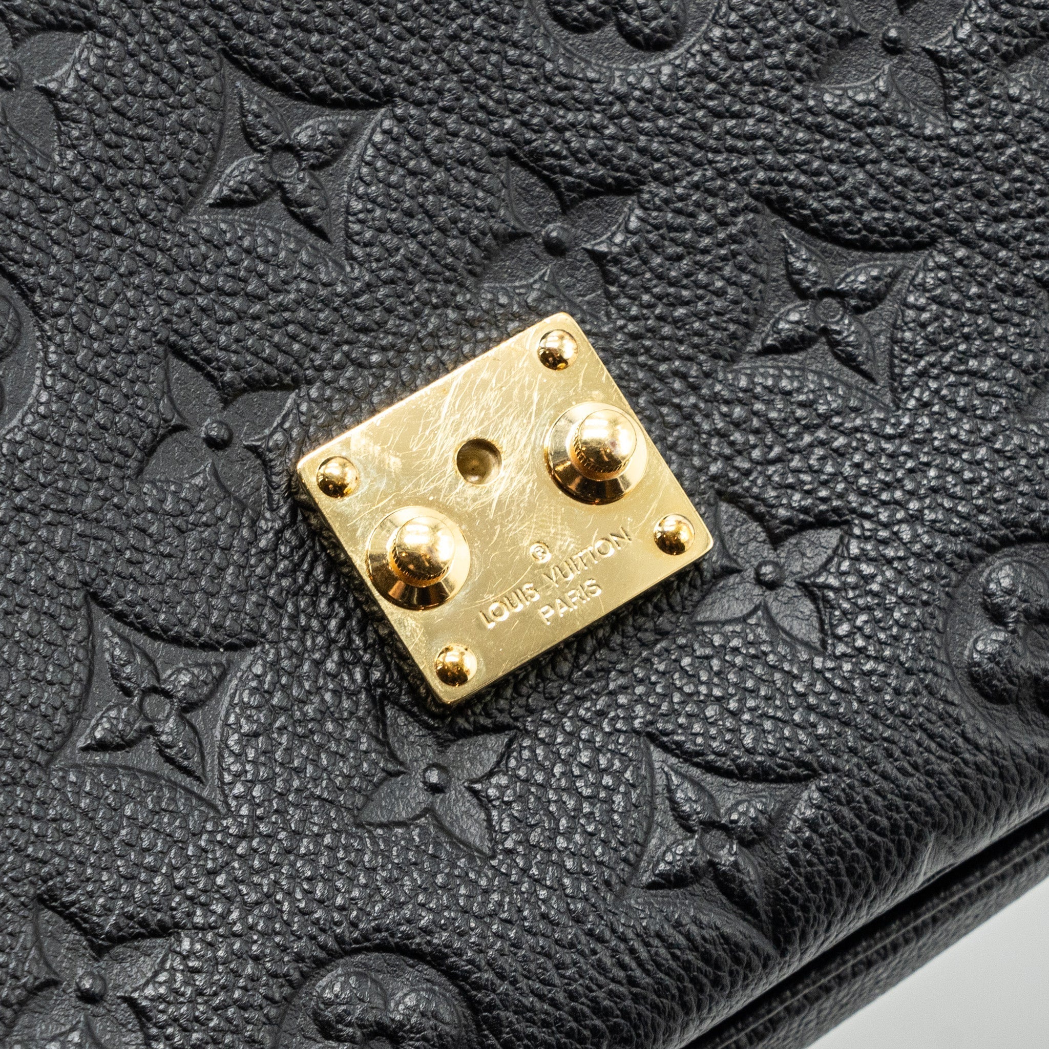 louis-vuitton-metis-pochette-monogram-empreinte-leather-black-ghwnew-version