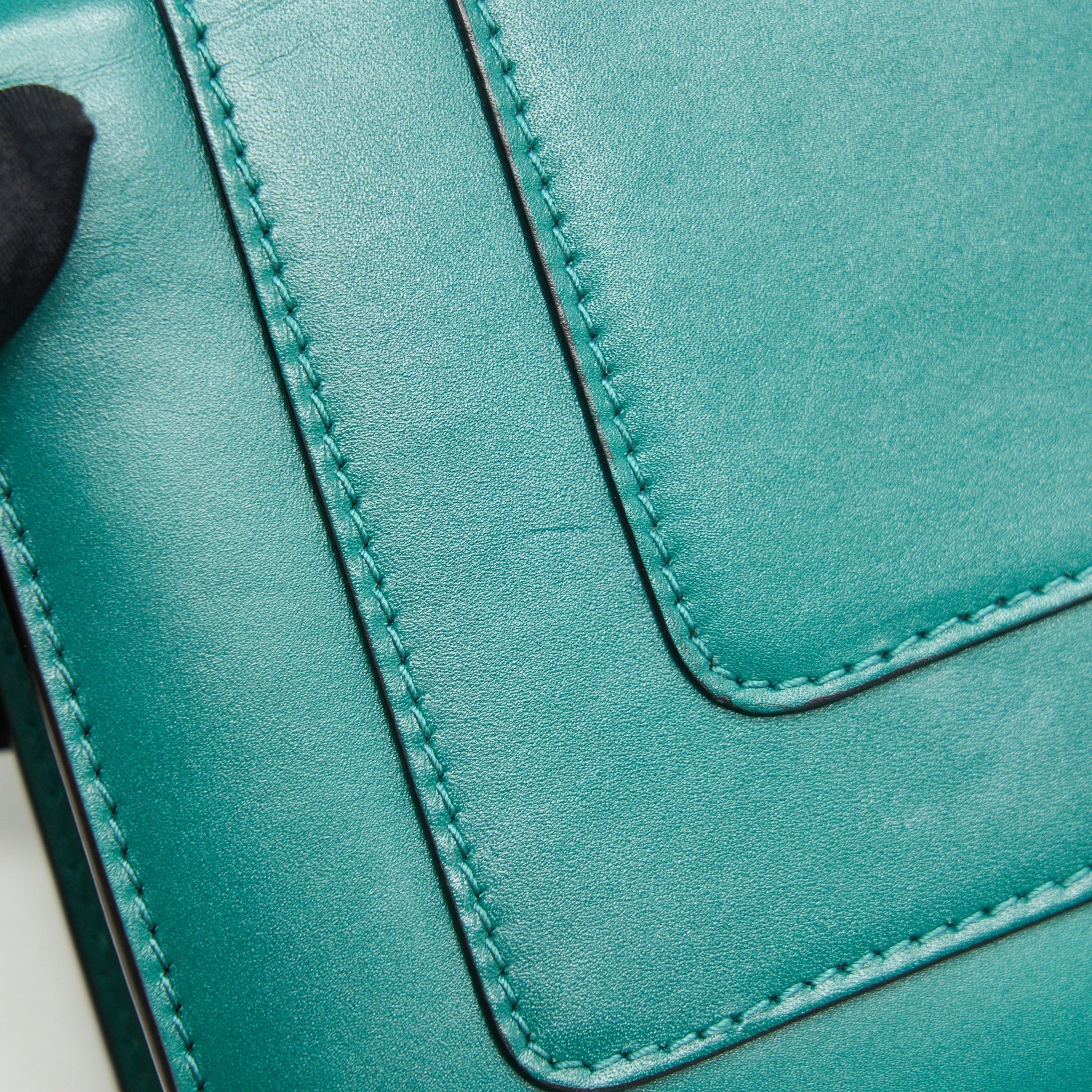 bvlgari-serpenti-forever-chain-wallet