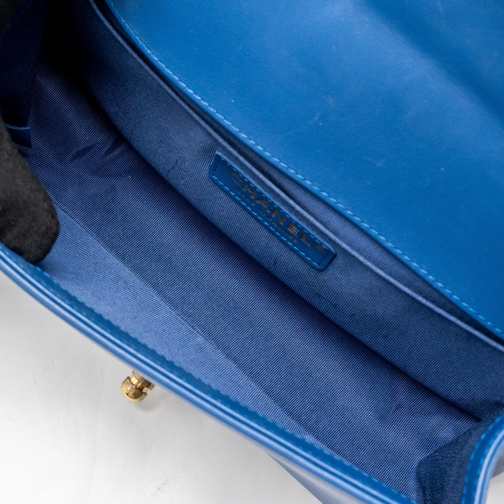 chanel-medium-boy-bag-calfskin-blue-ghw-2