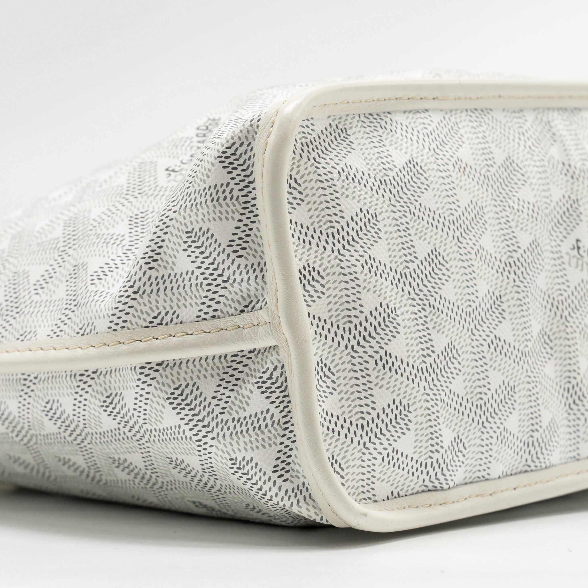 goyard-mini-anjou-tote-bag-heart-goyardline-canvas-leather-white