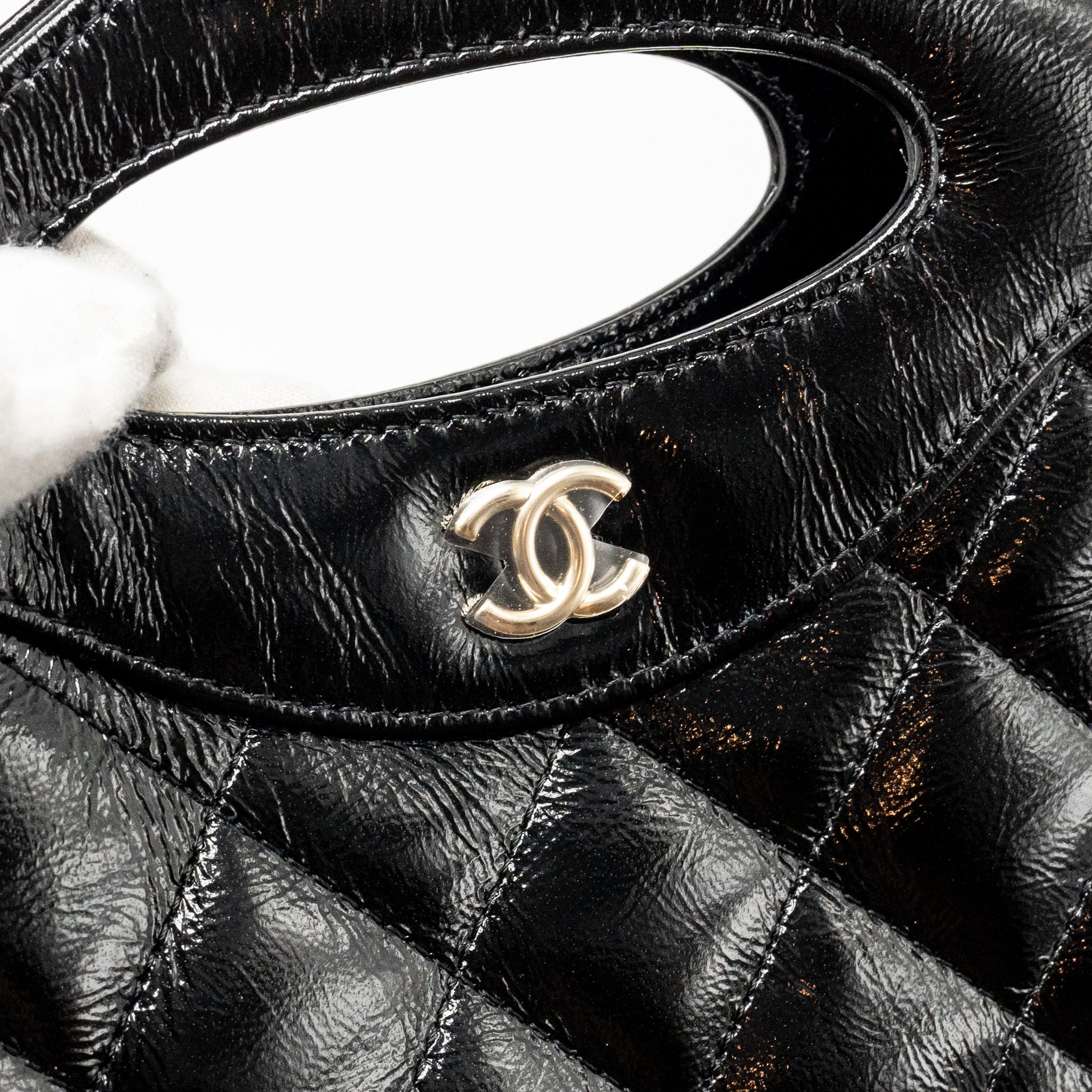chanel-mini-31-clutch-with-chain-shiny-calfskin-black-lghw-microchip-1