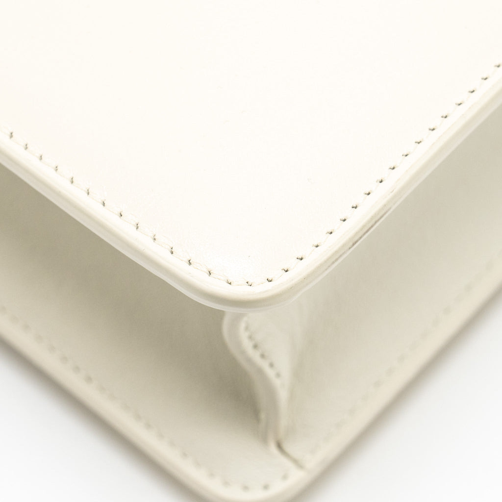 dior-30-montaigne-bag-calfskin-white-ghw