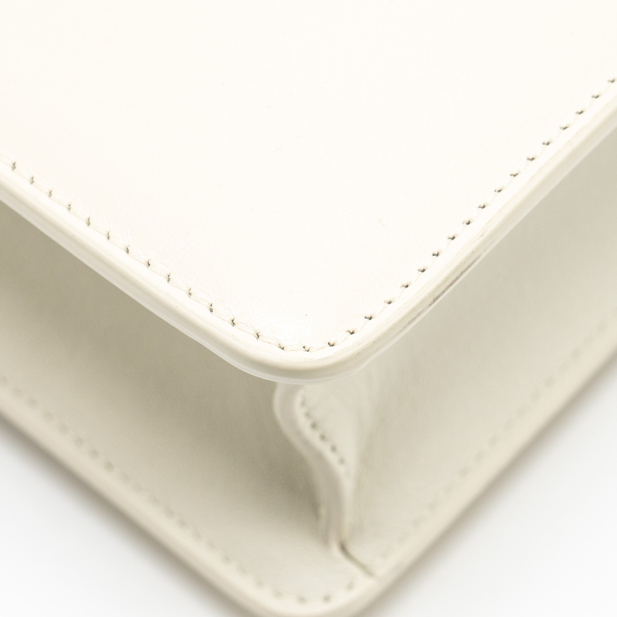 dior-30-montaigne-bag-calfskin-white-ghw