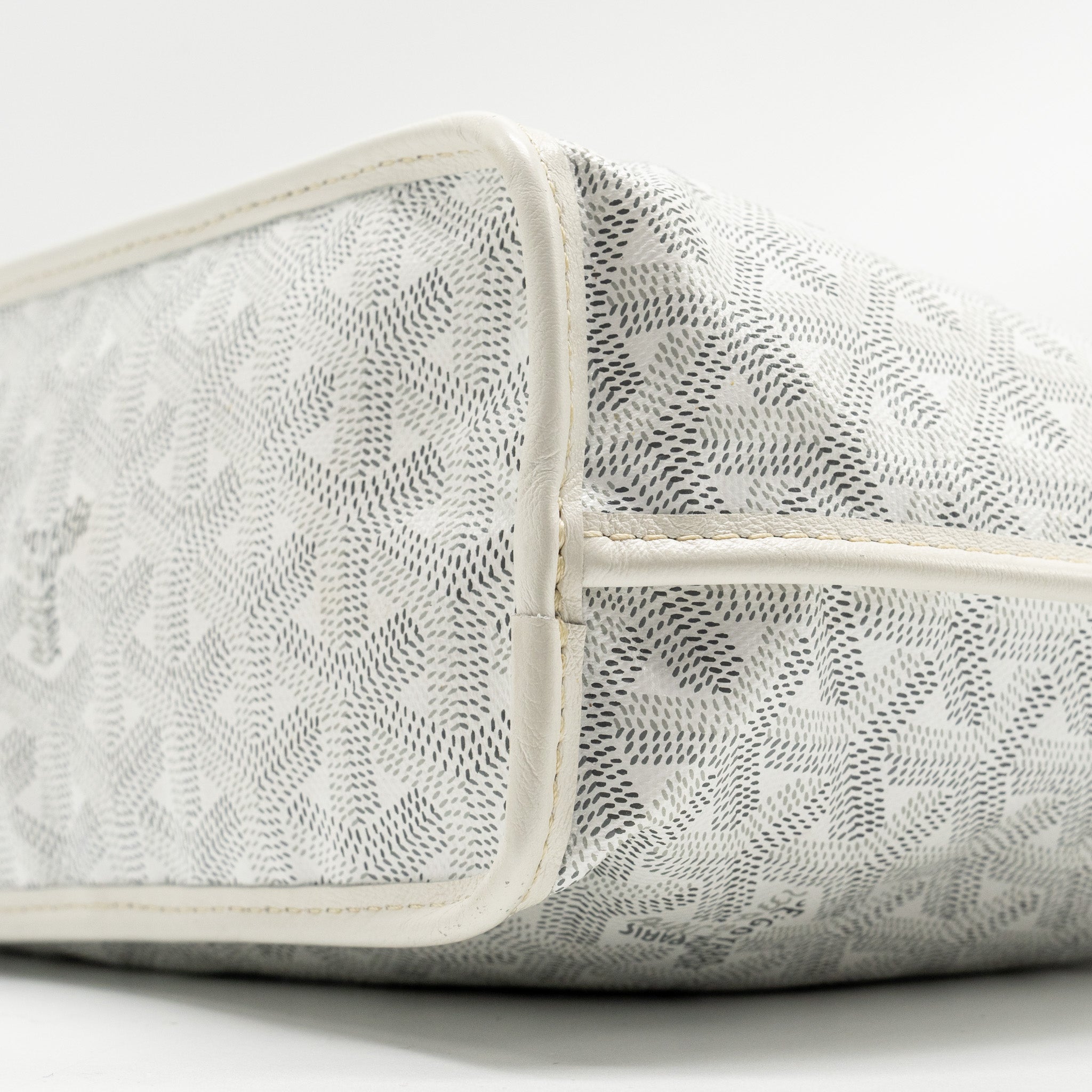 goyard-mini-anjou-tote-bag-heart-goyardline-canvas-leather-white