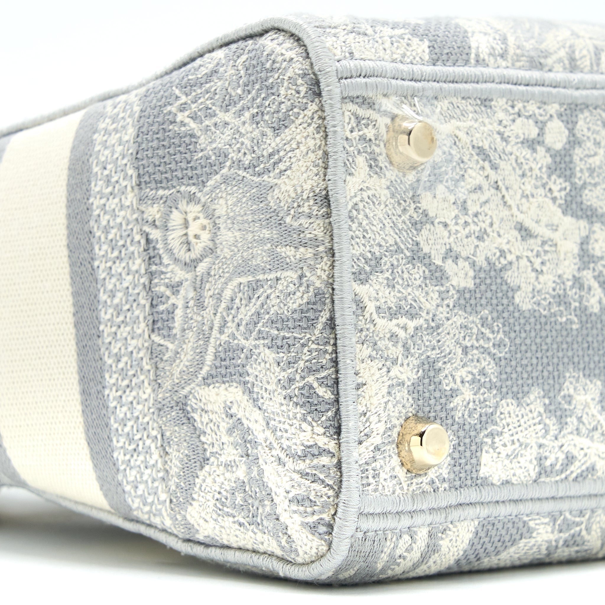 dior-medium-lady-dior-bag-d-lite-bag-light-grey-lghw