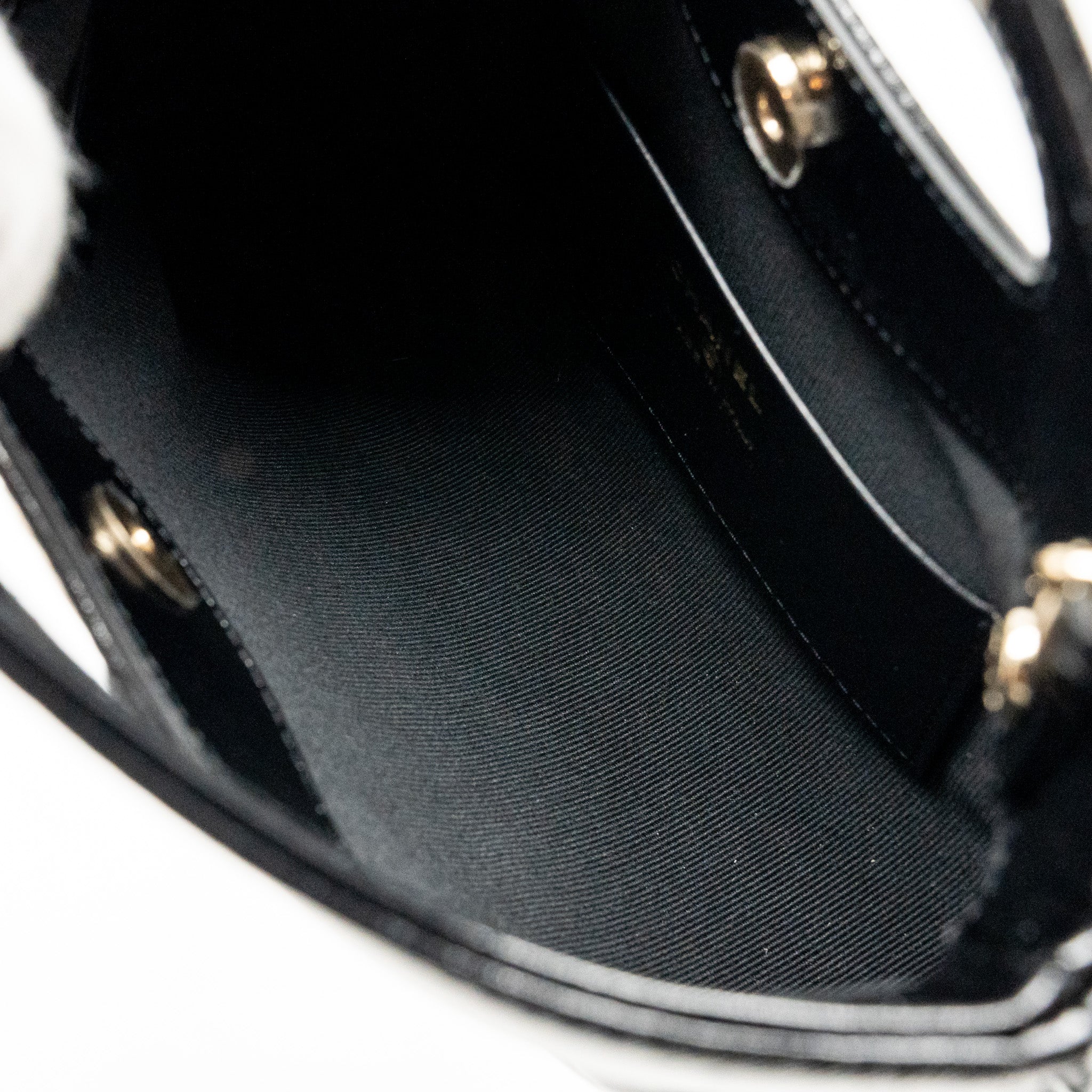 chanel-mini-31-clutch-with-chain-shiny-calfskin-black-lghw-microchip-1