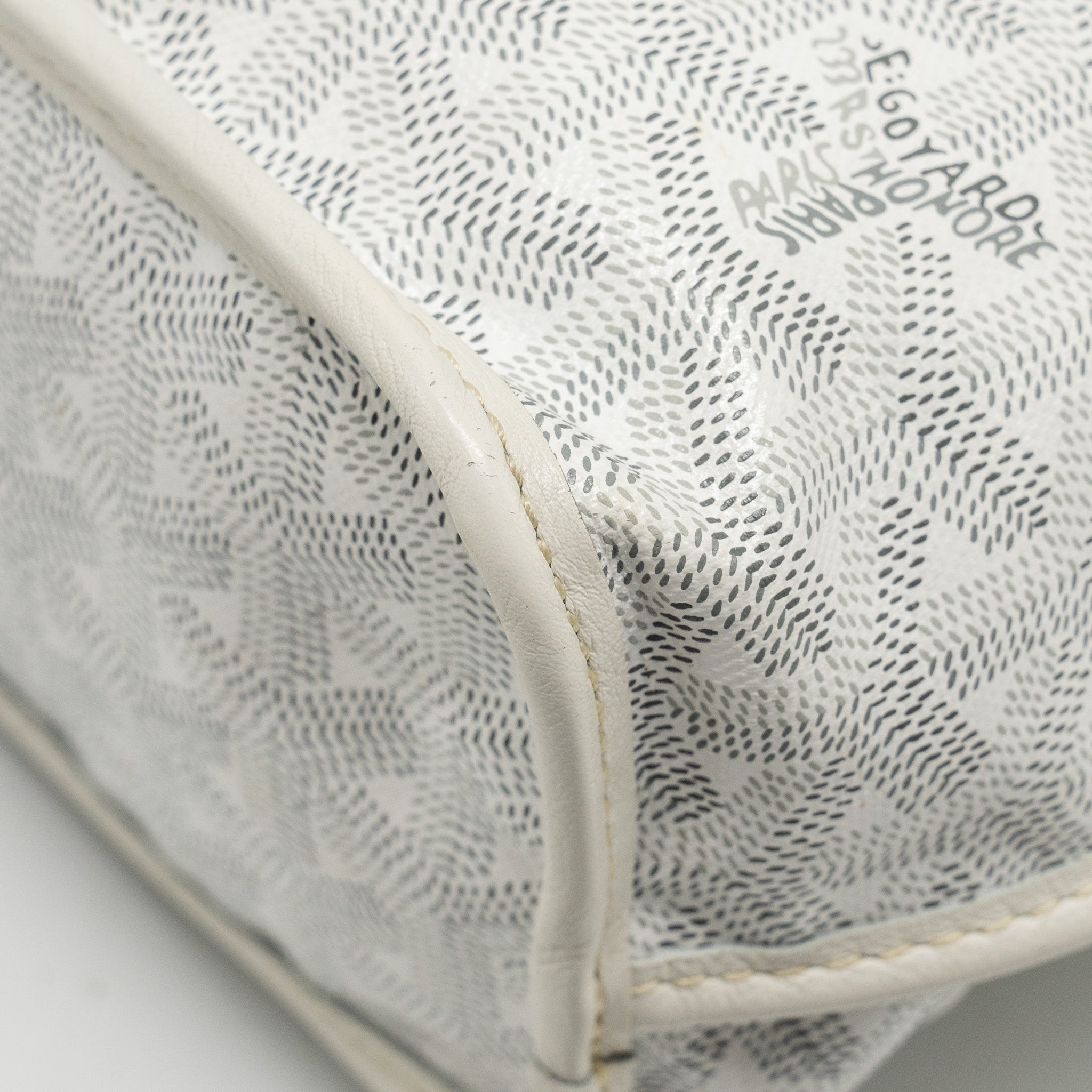 goyard-mini-anjou-tote-bag-heart-goyardline-canvas-leather-white