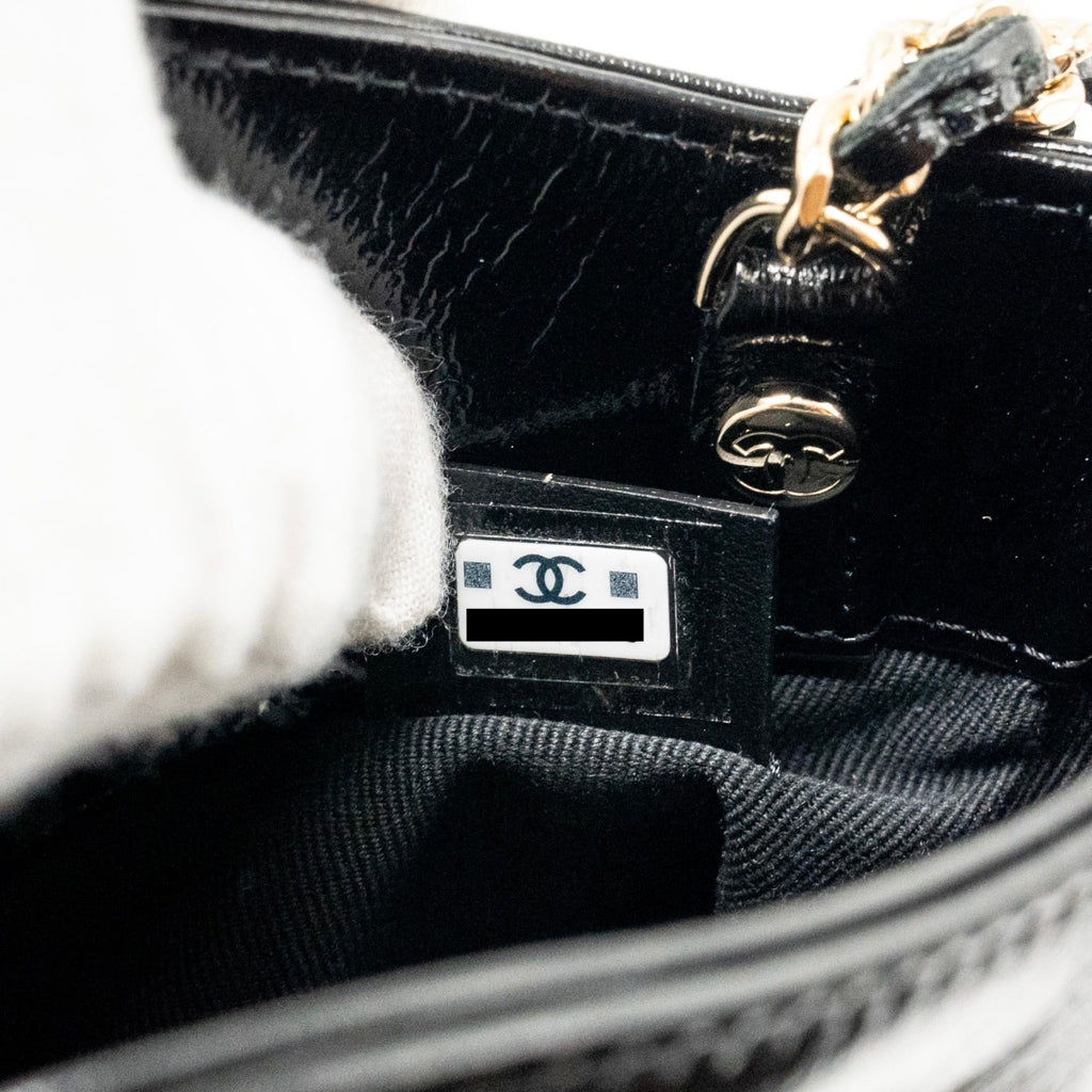 chanel-mini-31-clutch-with-chain-shiny-calfskin-black-lghw-microchip-1
