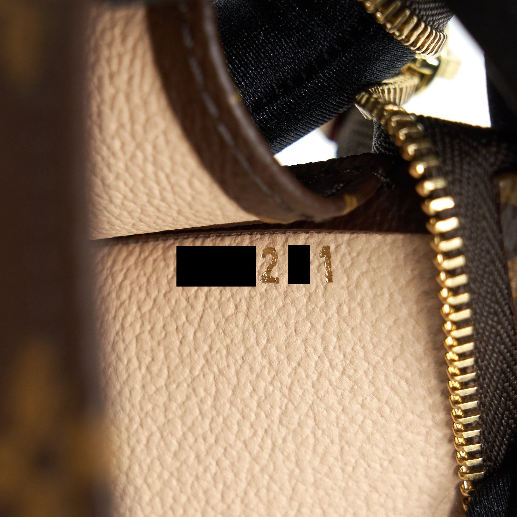 louis-vuitton-toiletry-26-in-monogram