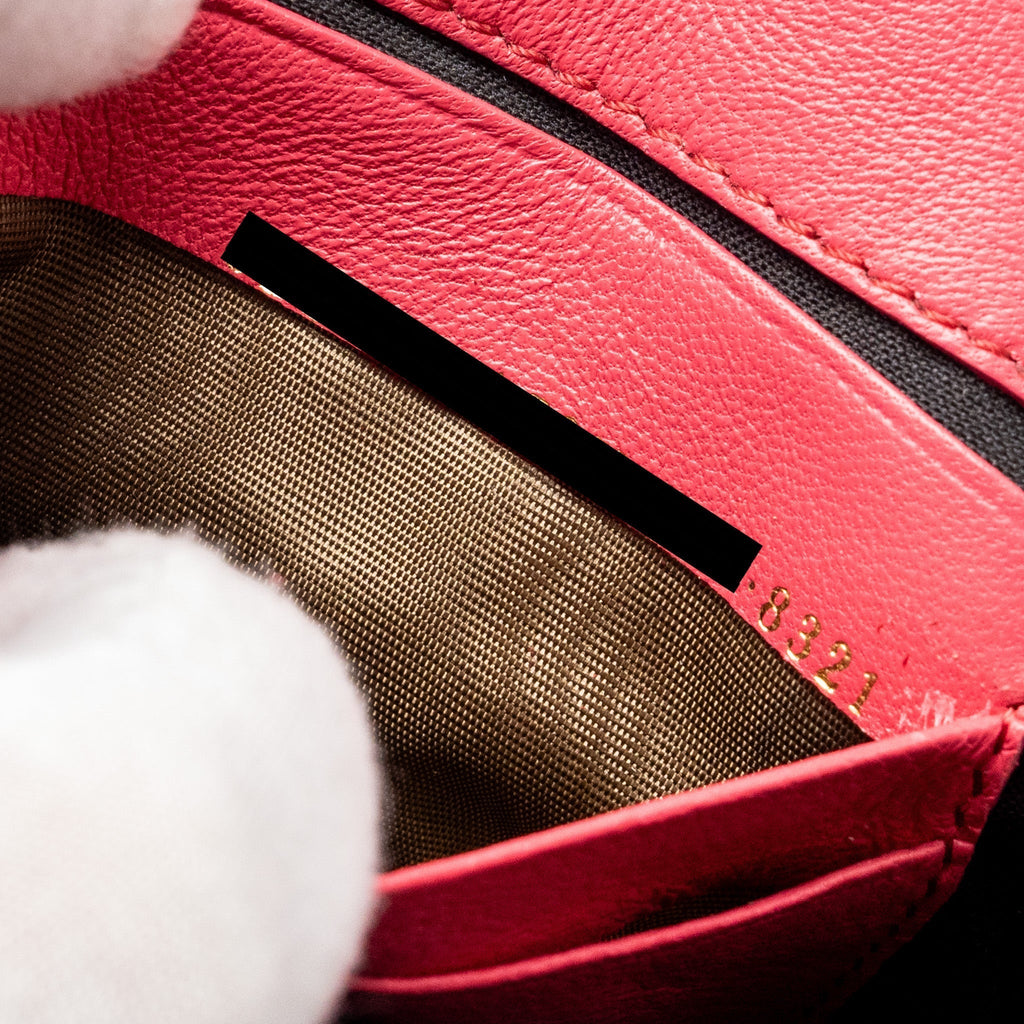 fendi-mini-baguette-bag-nappa-lambskin-pink-ghw