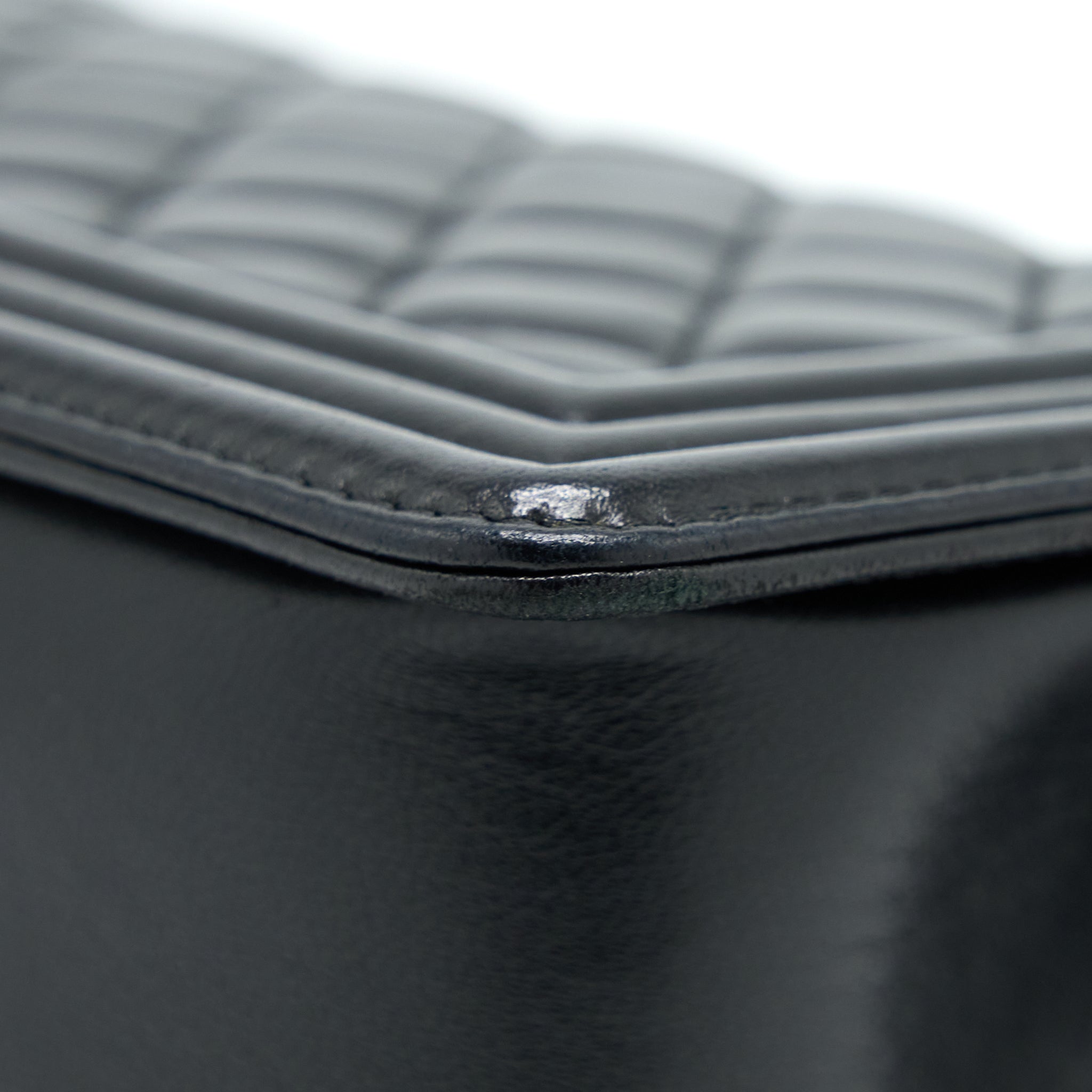 chanel-medium-boy-bag-lambskin-black-ruthenium-shw-1