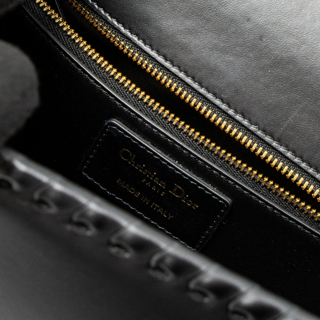 dior-30-montaigne-flap-bag-black-ghw