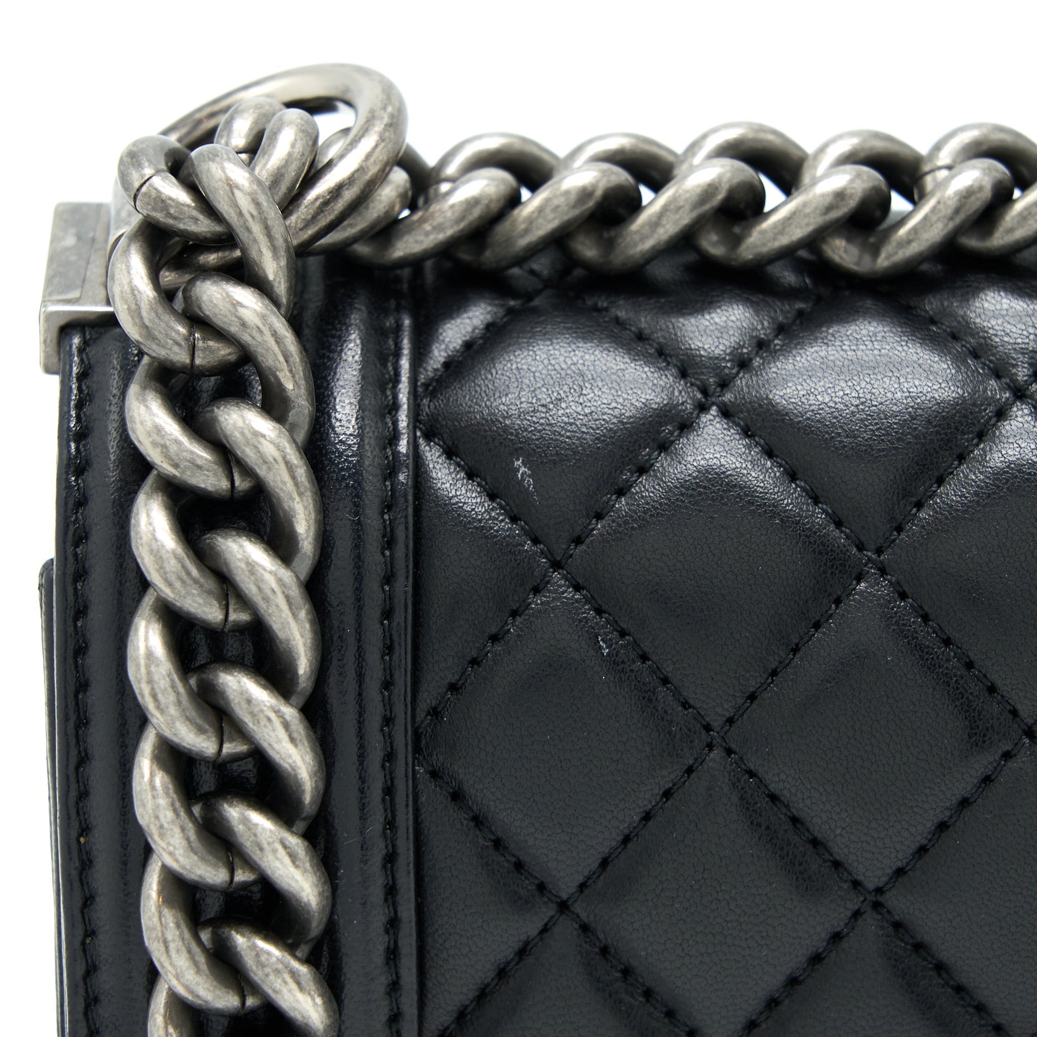 chanel-medium-boy-bag-lambskin-black-ruthenium-shw-1