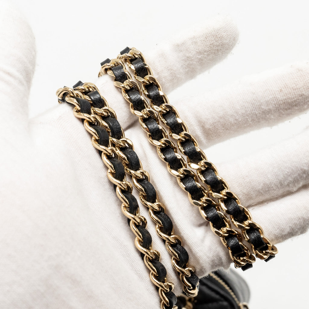 chanel-top-handle-mini-vanity-with-chain-lambskin-black-lghw-microchip-1