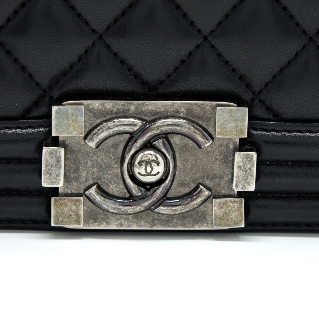 chanel-medium-boy-bag-lambskin-black-ruthenium-shw-1