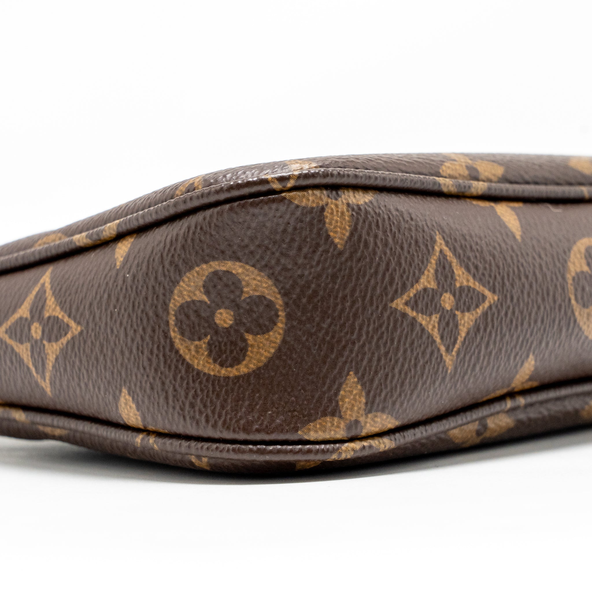 louis-vuitton-pochette-accessories-monogram-canvas-ghw-11