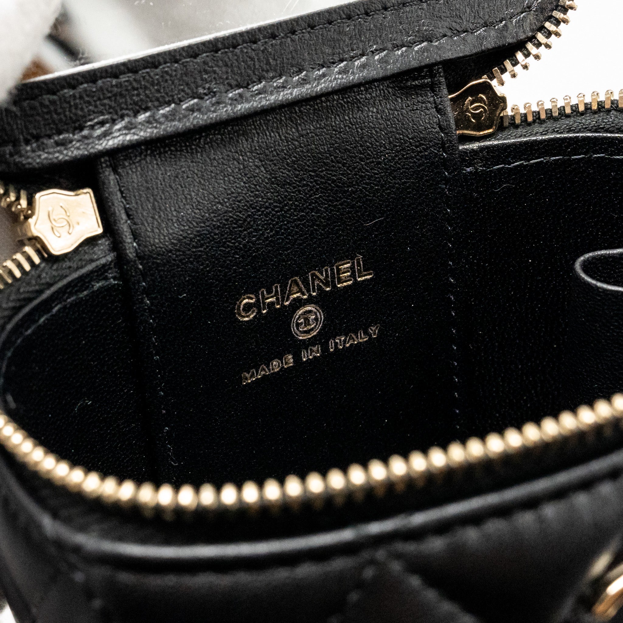 chanel-top-handle-mini-vanity-with-chain-lambskin-black-lghw-microchip-1