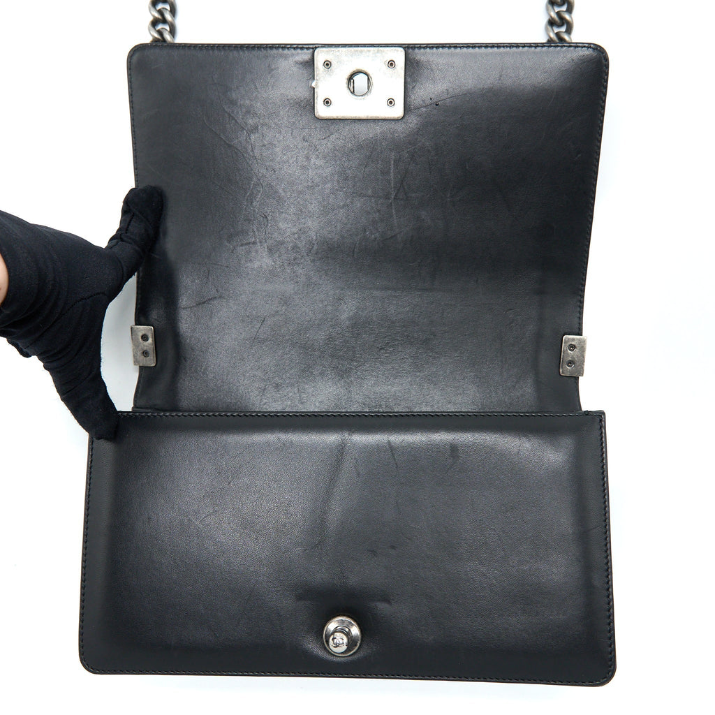 chanel-medium-boy-bag-lambskin-black-ruthenium-shw-1