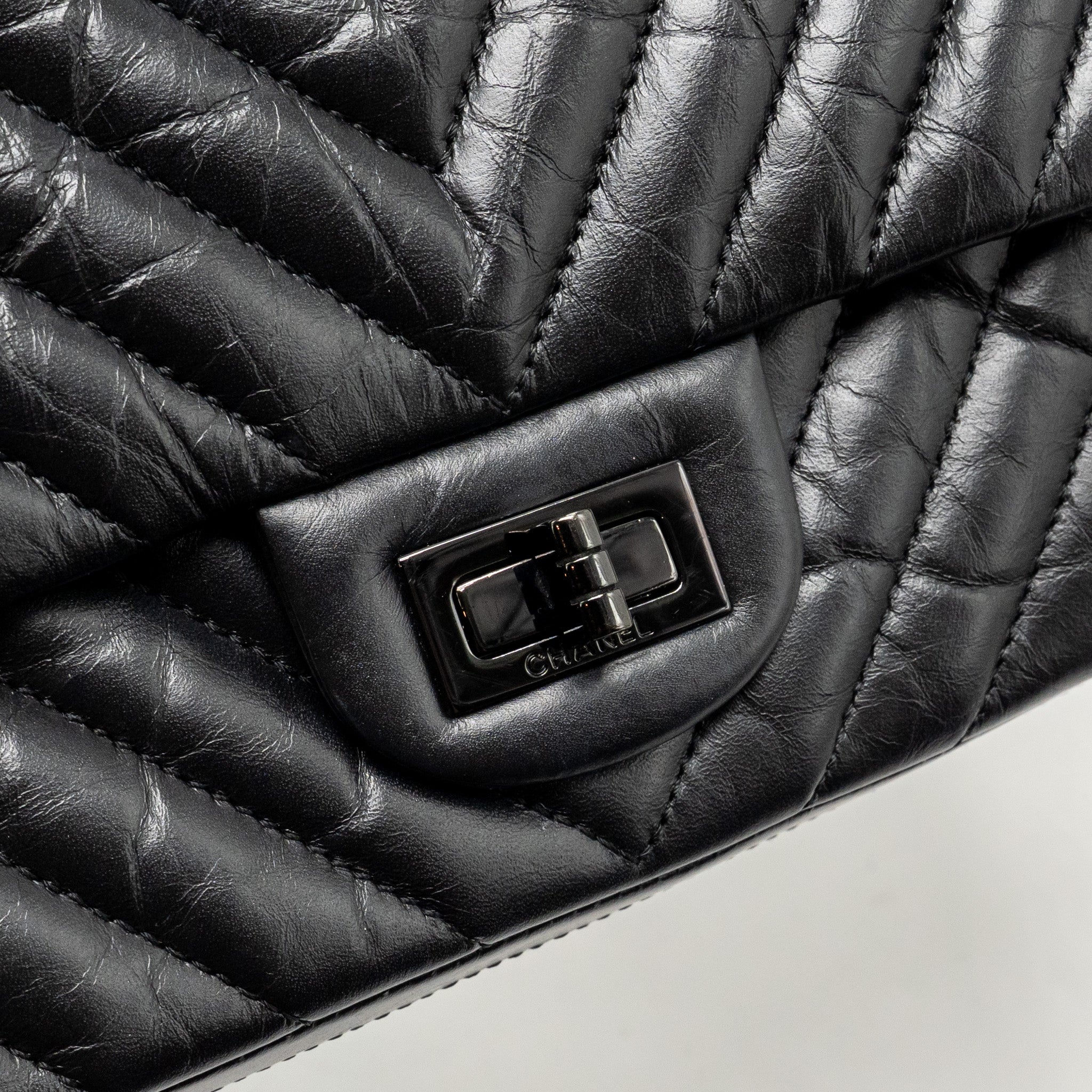 chanel-small-2-55-reissue-double-flap-bag-chevron-aged-calfskin-so-black