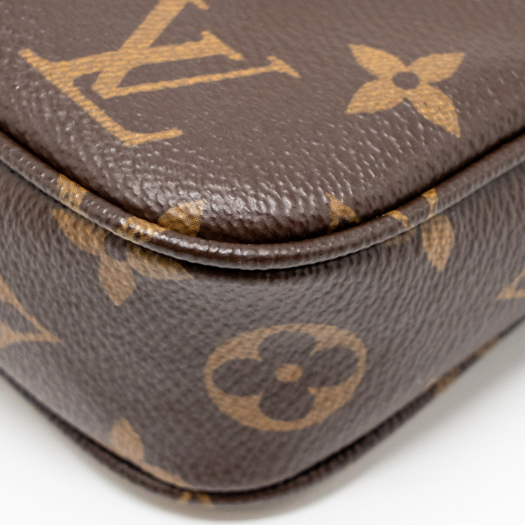 louis-vuitton-pochette-accessories-monogram-canvas-ghw-11