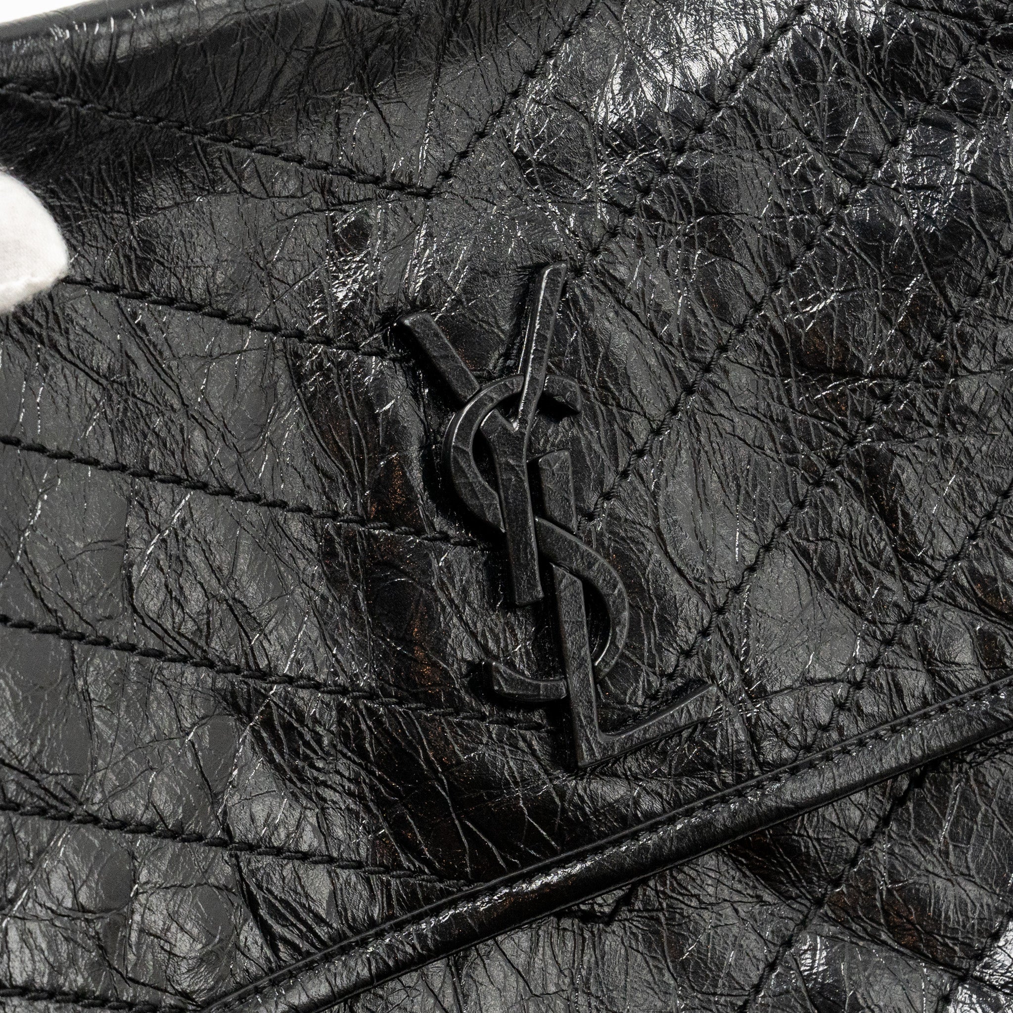 saint-laurent-ysl-medium-niki-bag-vintage-calfskin-black-shw