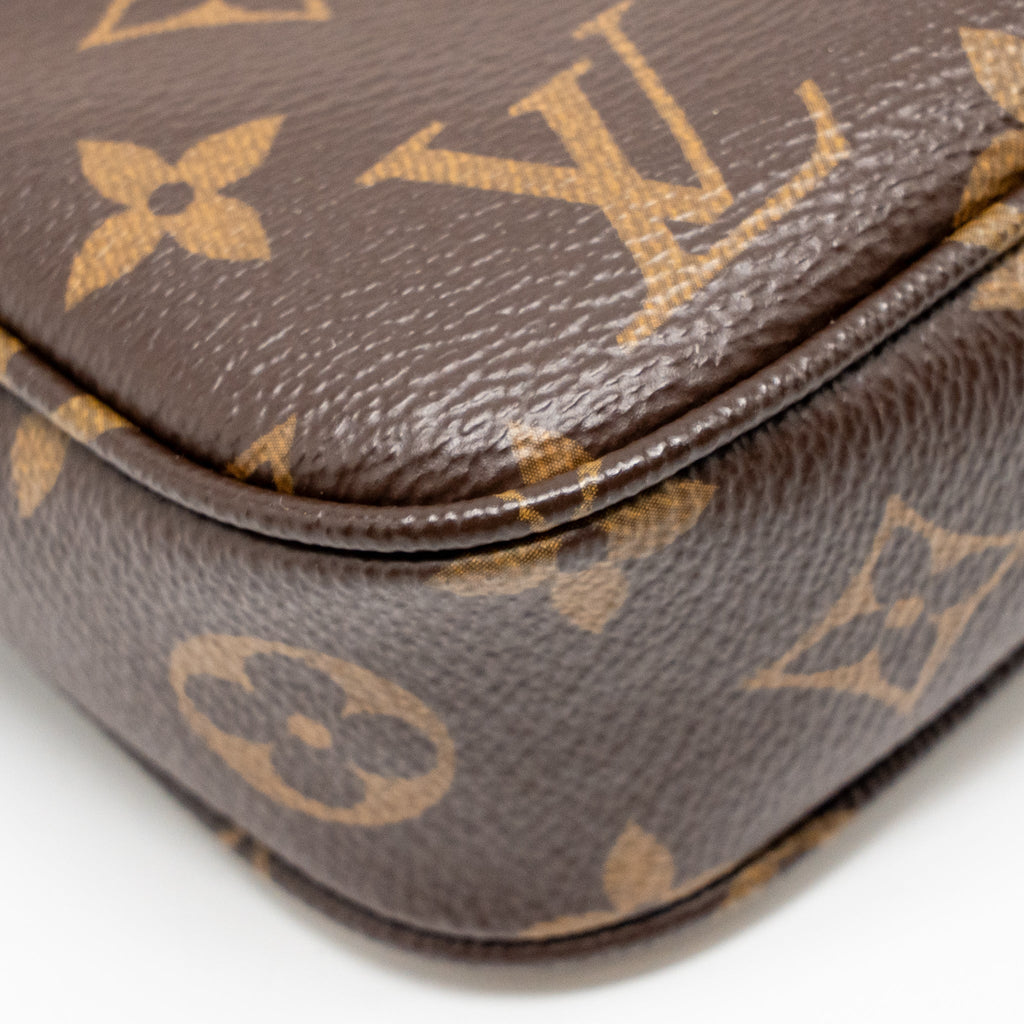 louis-vuitton-pochette-accessories-monogram-canvas-ghw-11