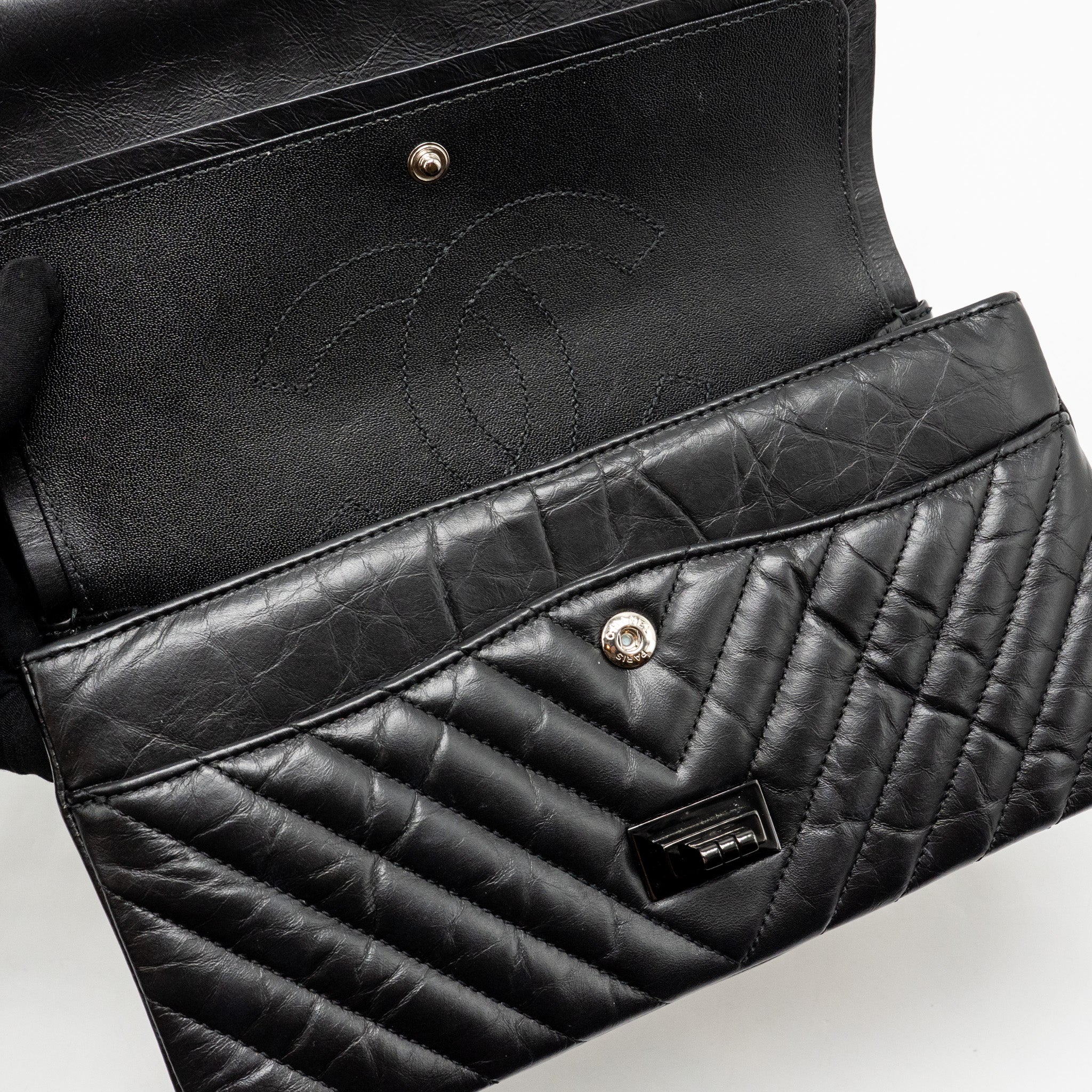 chanel-small-2-55-reissue-double-flap-bag-chevron-aged-calfskin-so-black