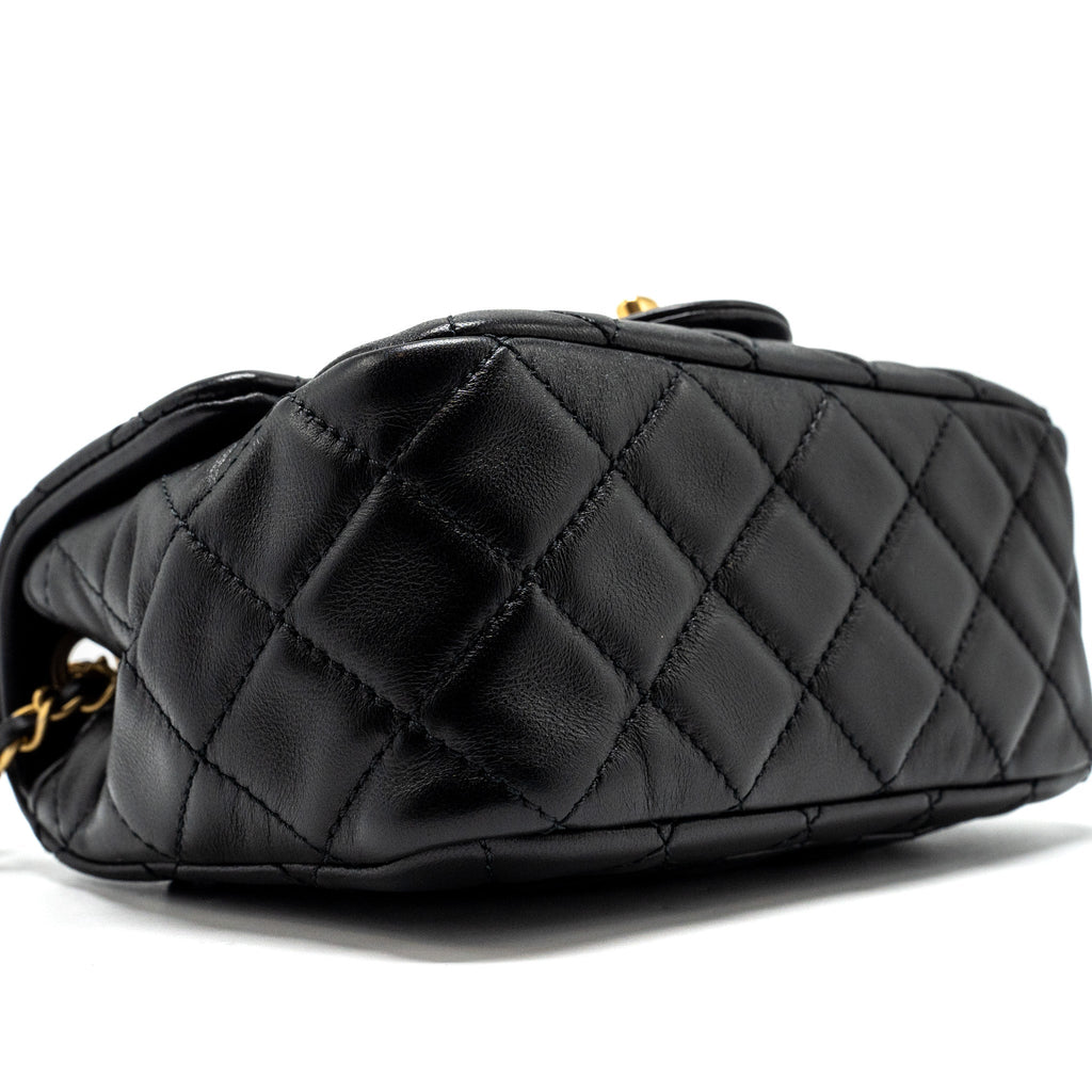 chanel-pearl-crush-mini-square-flap-bag-lambskin-black-ghwmicrochip-1