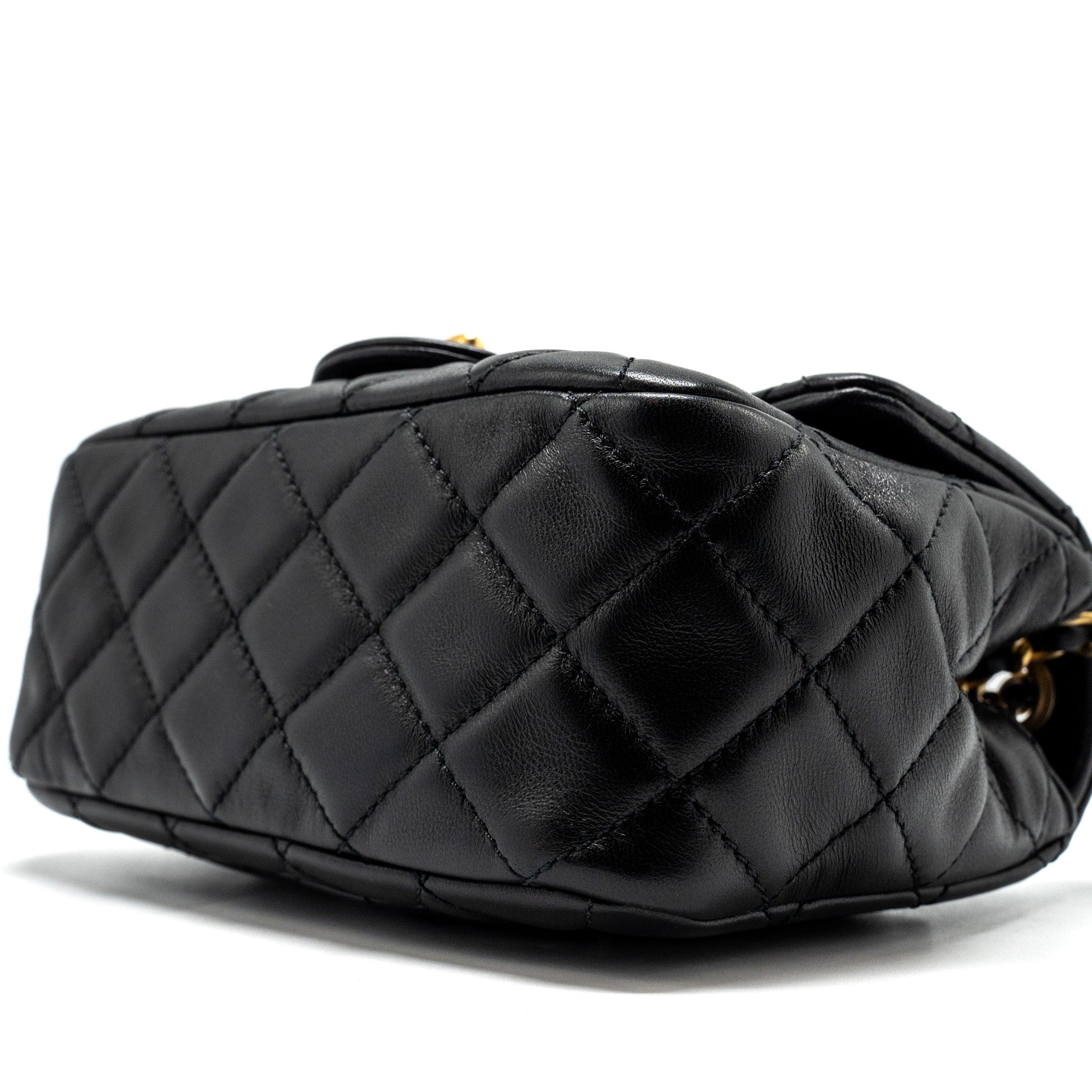 chanel-pearl-crush-mini-square-flap-bag-lambskin-black-ghwmicrochip-1